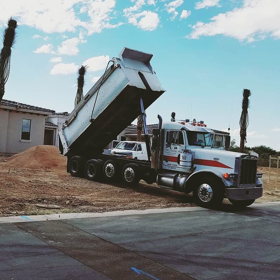 Trucking and delivering landscaping material all over the Phoenix metropolitan area #landscaping #queencreek #phoenixmetropolitanarea #truckdriver