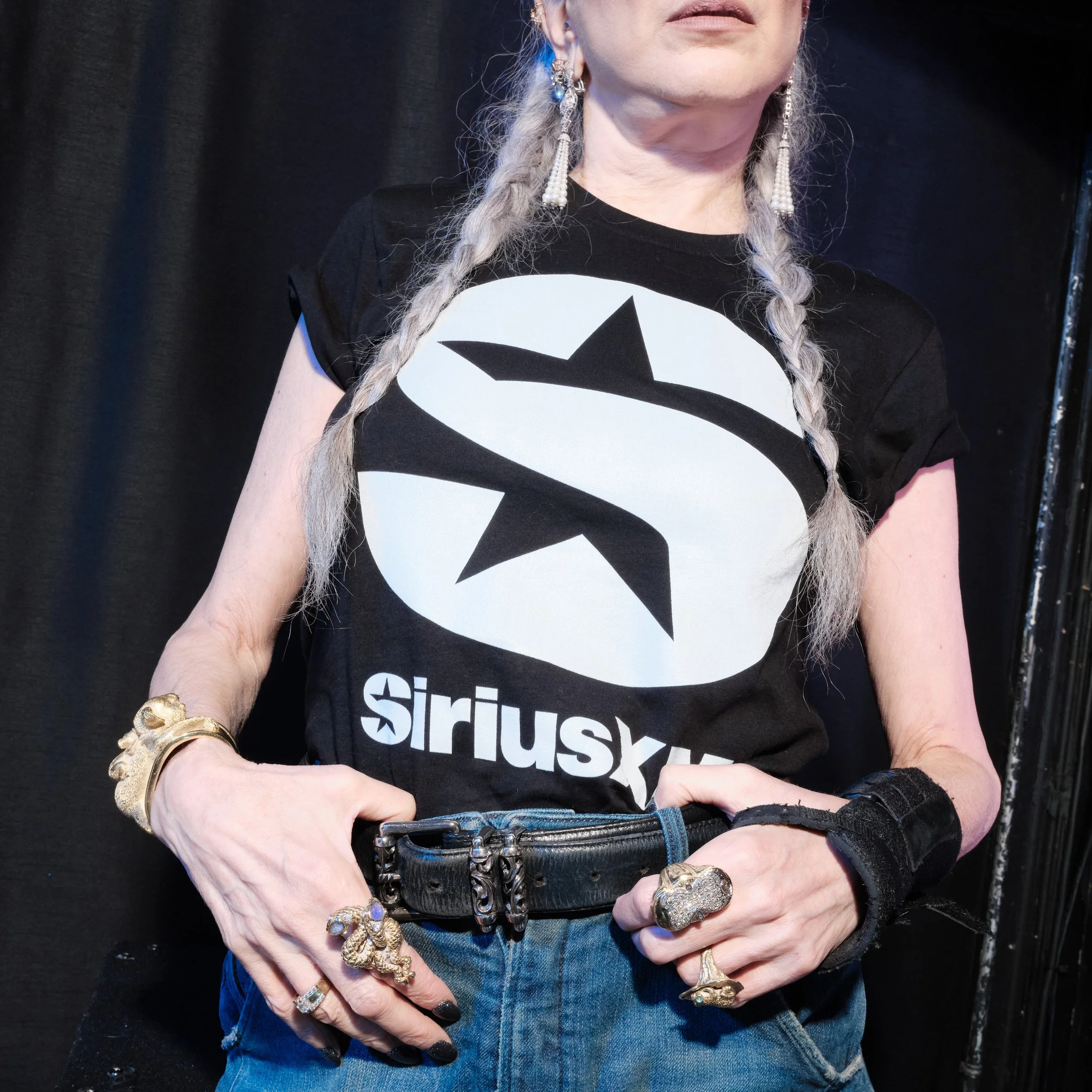HERO_LOCKUP_SHIRT_0186.jpg