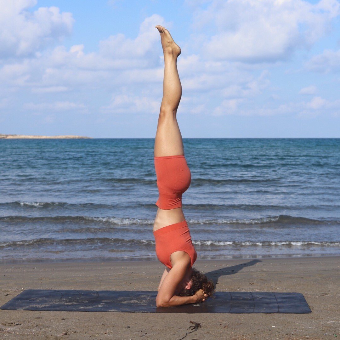 The king of all asanas-headstand 👑.

And as all kings are: strong on the outside, soft on the inside👑.