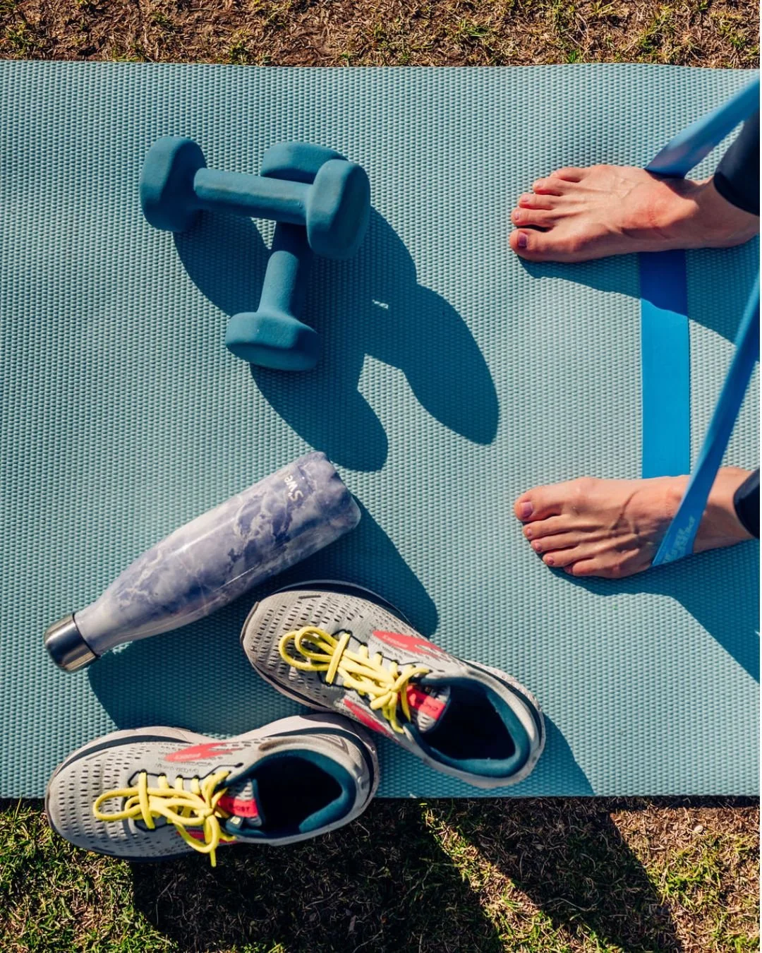 Here&rsquo;s something I try to consistently strength train without ⬇️

👟 Shoes 👟 

I&rsquo;d guess that 85 percent of my strength workouts are done barefoot. The ones that aren&rsquo;t usually happen in places I don&rsquo;t feel comfortable going 