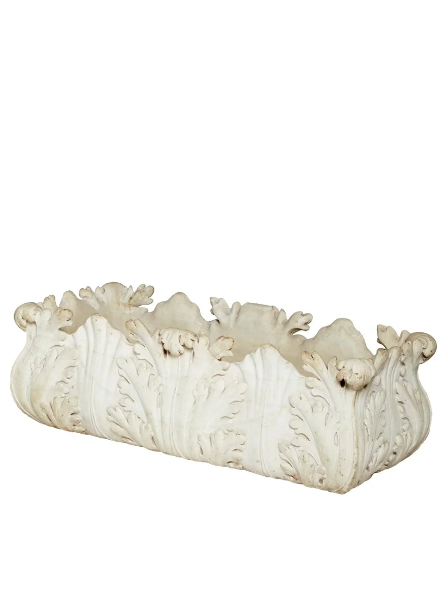 No. 1416 / Italian Carved White Marble Jardinière with Acanthus Leaves
