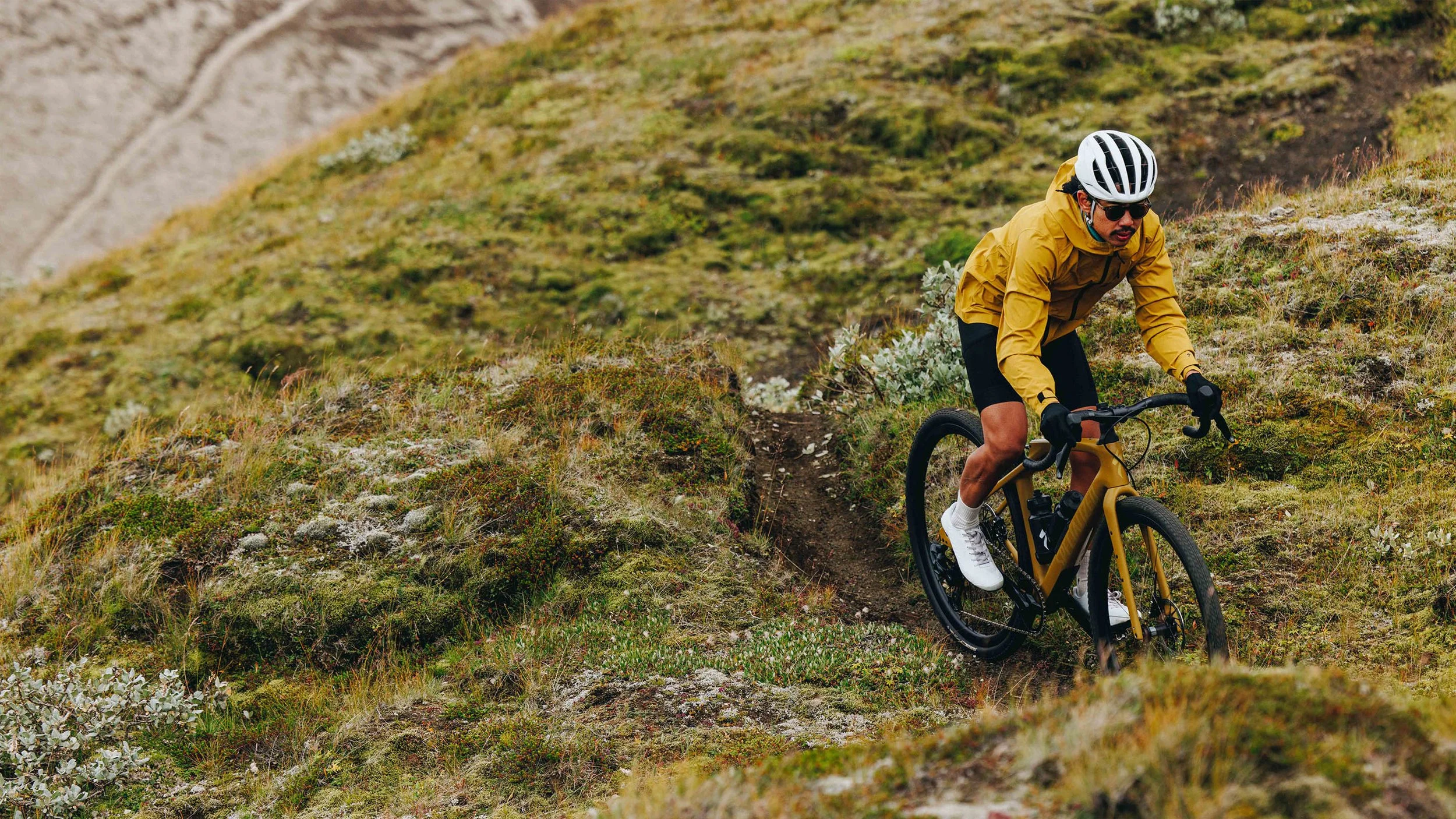 13.2_PRODUCT_STORYPAGE_2880x1620 copy.jpg