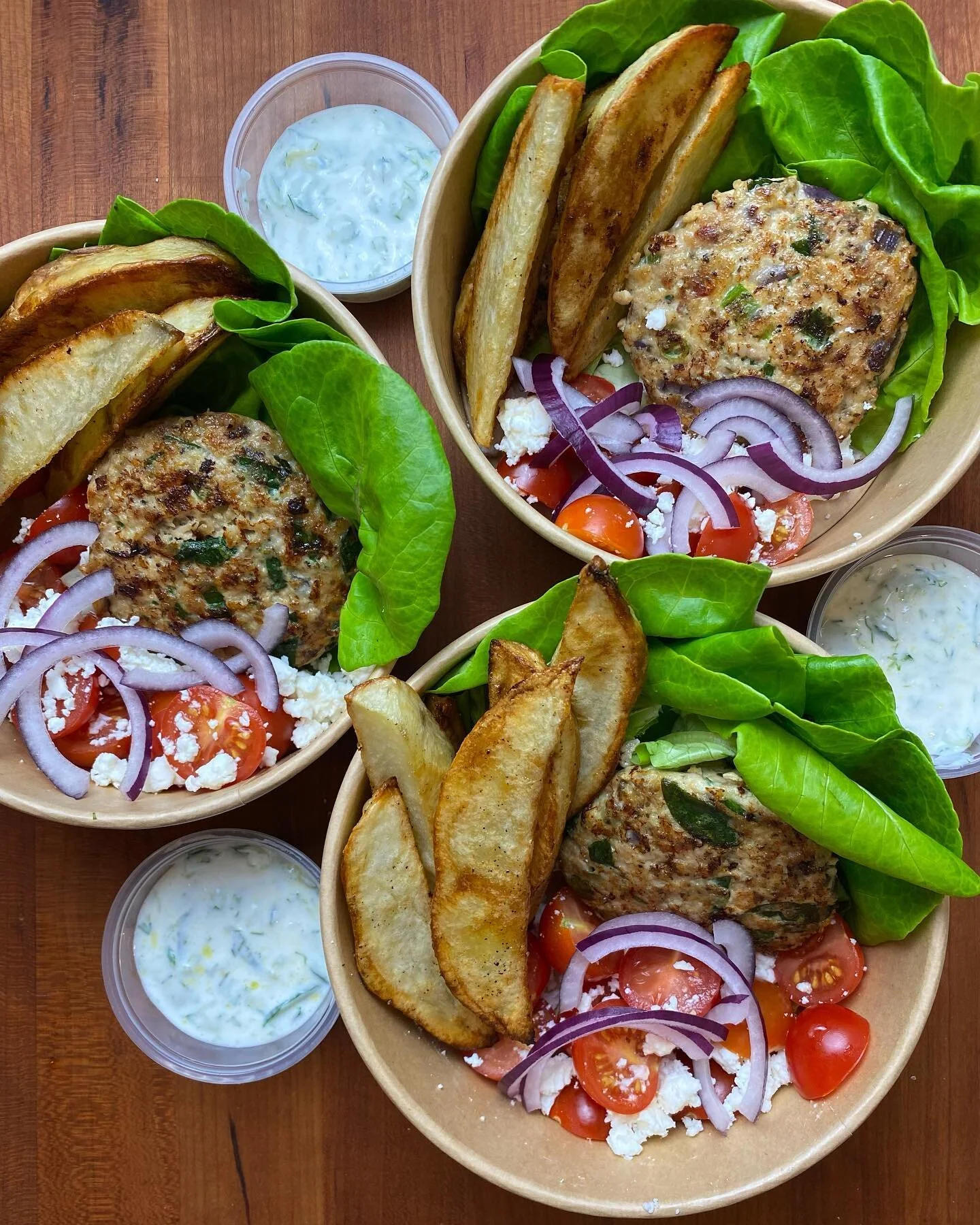 Some of this week&rsquo;s dishes 💫

&bull; Greek Chicken Burgers w. Tzatziki &amp; Baked Potato Fries 
&bull; Teriyaki Salmon Rice Bowl 
&bull; Coconut Ginger Chicken Soup
&bull; Superfood Salad w. Crispy Chickpeas &amp; Champagne Vinaigrette 

Hope
