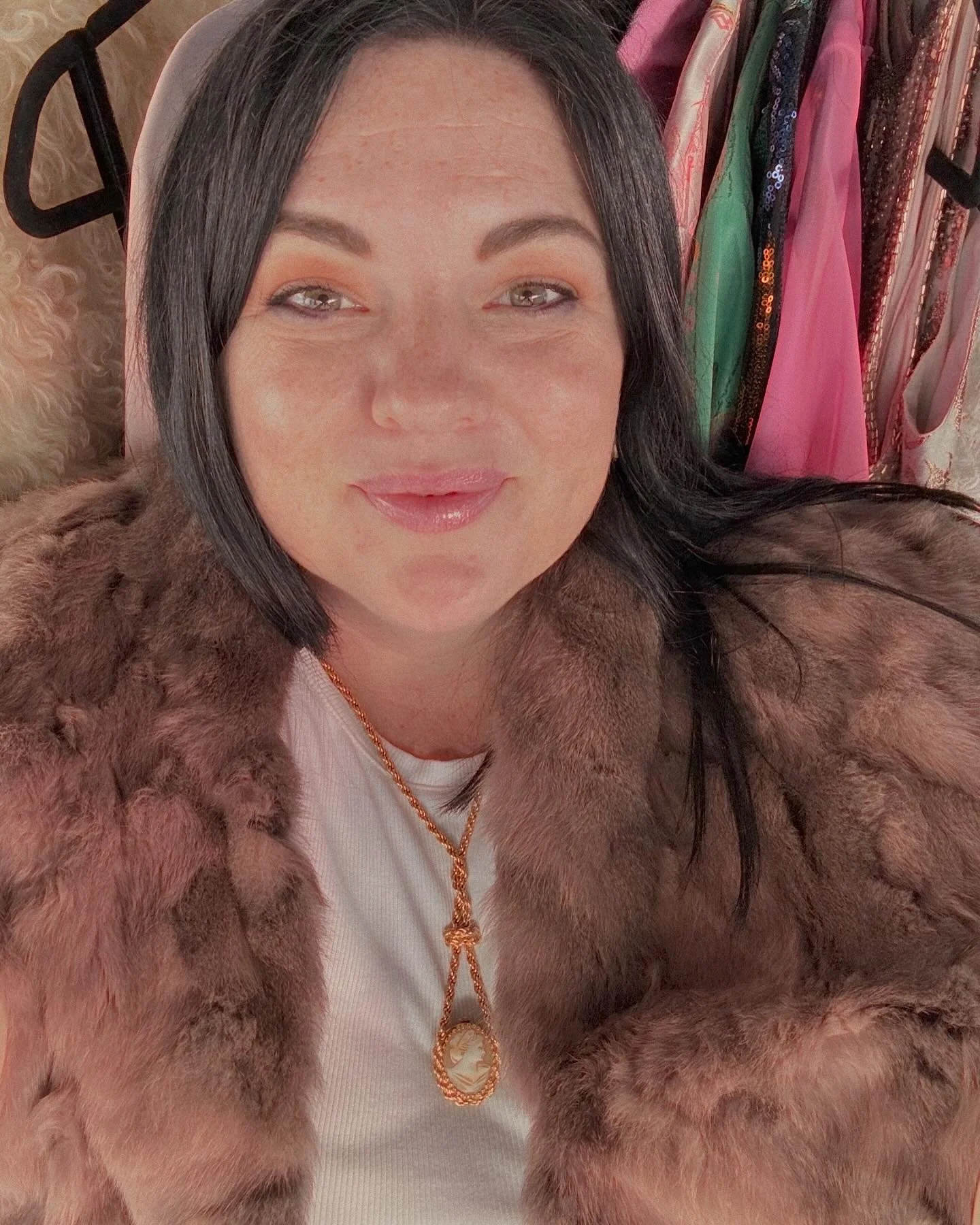 This crazy vintage lady has made it to @v2vcharleston - wearing vintage V2V from 19 years ago no less 🤩 Things of quality have no fear of time!! 👏🏼✨💎 Come see me on the patio from 12p-6p today 💛