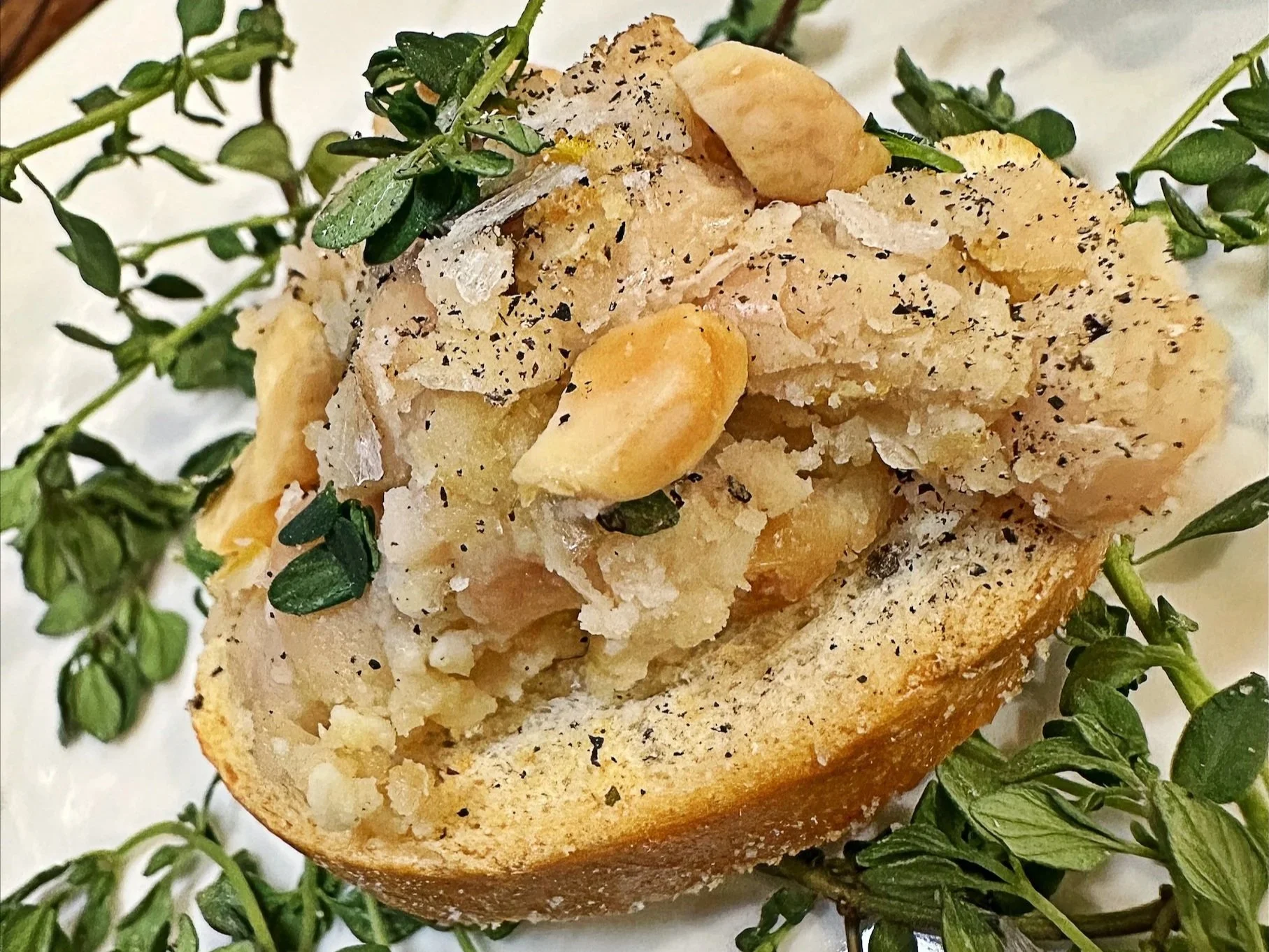 White Bean and Thyme Crostini