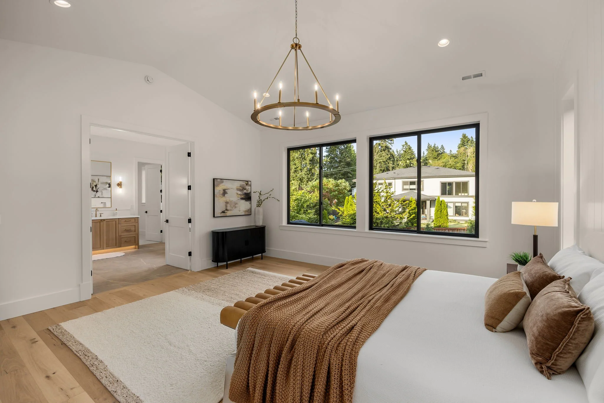 21-web-or-mls-4214-145th-ave-se.jpg