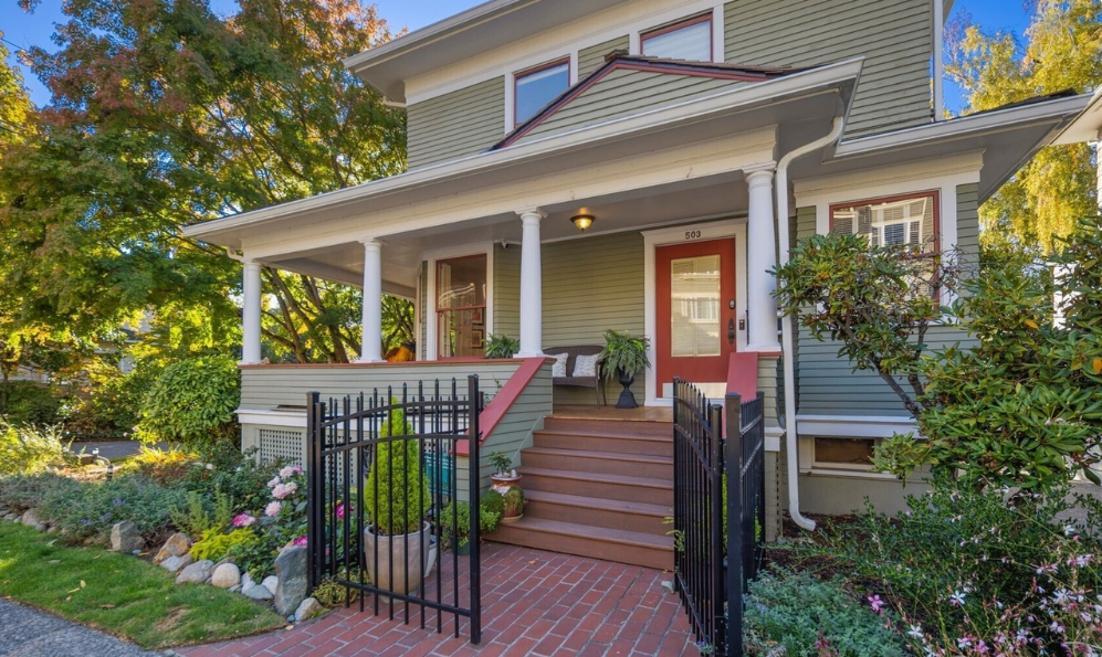 Represented the Seller | Seattle | $2,023,817
