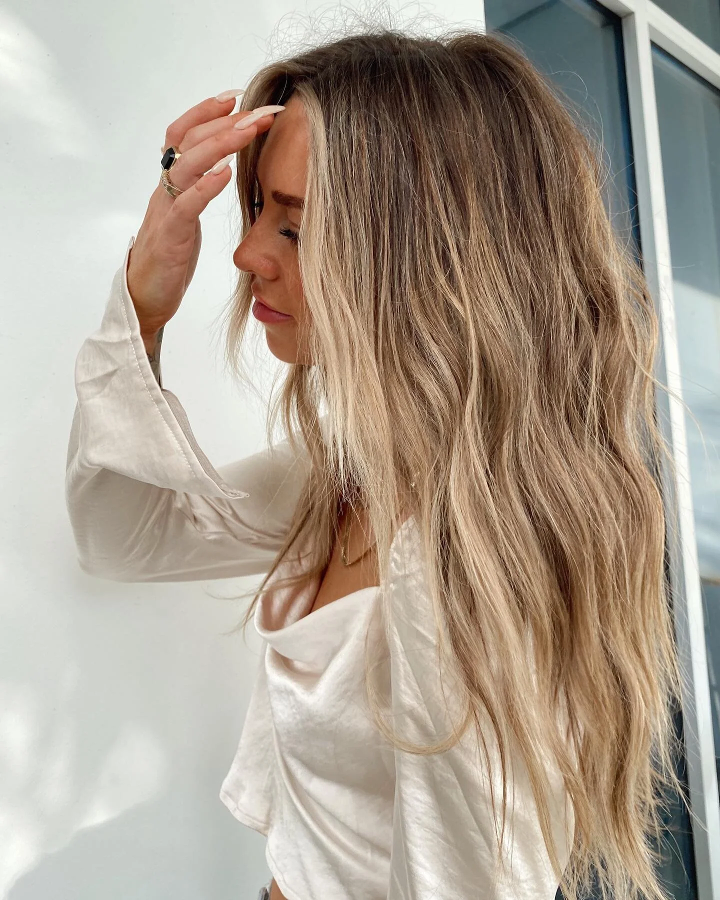 Kayla got a hair makeover from @hairbykaitlynbrown 
.
.
We&rsquo;re obsessed with these beachy vibes if you haven&rsquo;t noticed and can&rsquo;t wait to make so feel like a sun kissed beach babe!