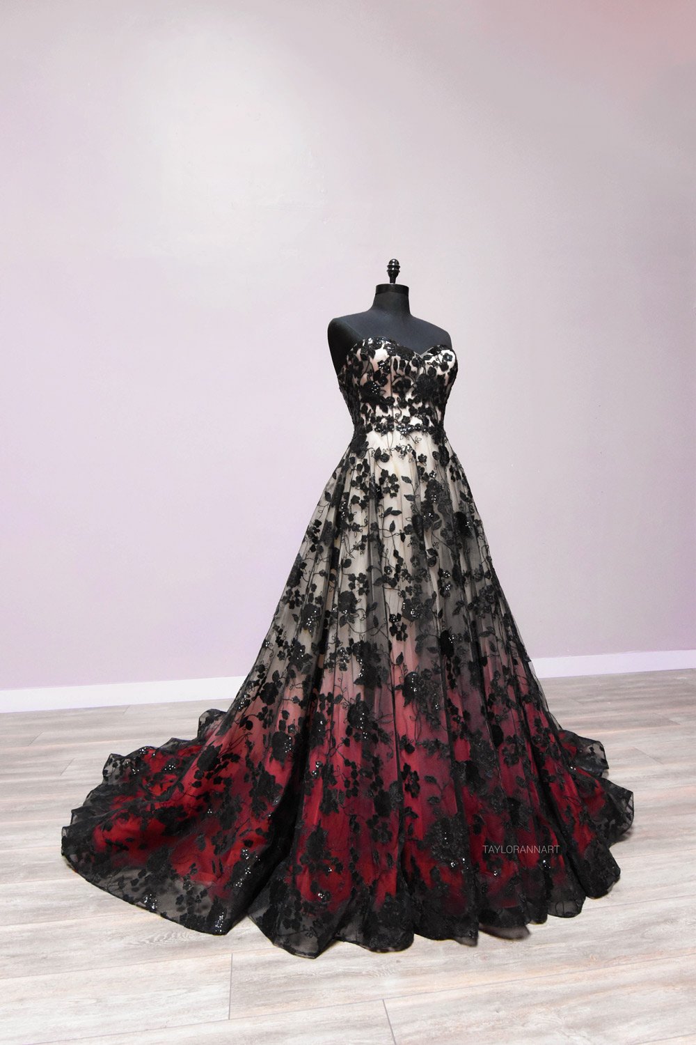 Cannes 2022: Aditi Rao Hydari wore a bindi with a stunning black gown on  the red carpet | Filmfare.com