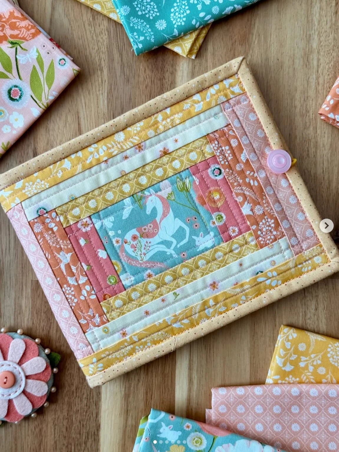I&rsquo;m swooning over this sewing needlebook by @brdgirl 🌈🦄 Did you spot the unicorn, star and butterfly pins? All the details are just perfect. I cannot wait to try the pattern and make one for myself. Thank you Belinda for sharing your talents 