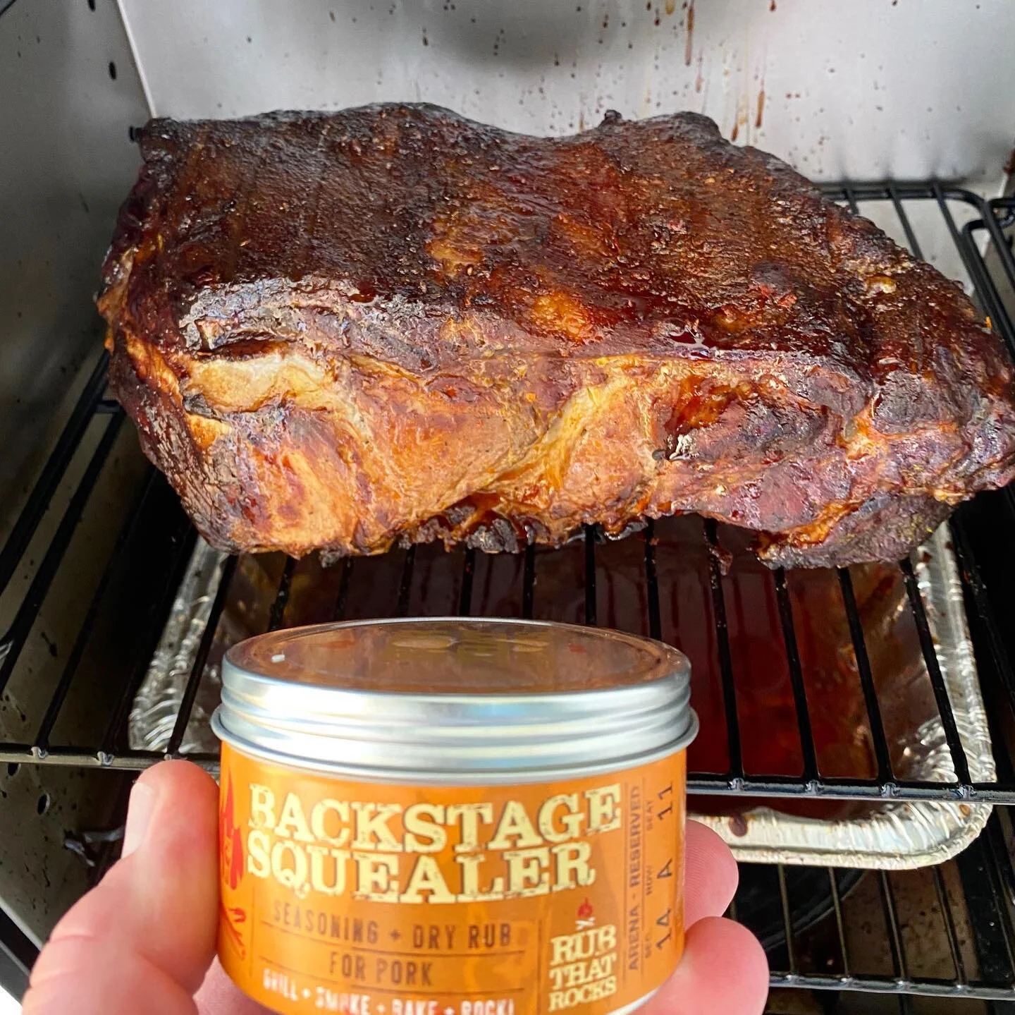 How about some Thursday drool-worthy pulled pork to rock you like a hurricane!?
Thanks to @fuds56 for sharing his masterpiece of smoke that rocks!
Grill + Smoke + Bake + Rock!
🔥🤘🔥
#rubthatrocks #foodgasm #instafood #bbqlover #bbq #foodie #