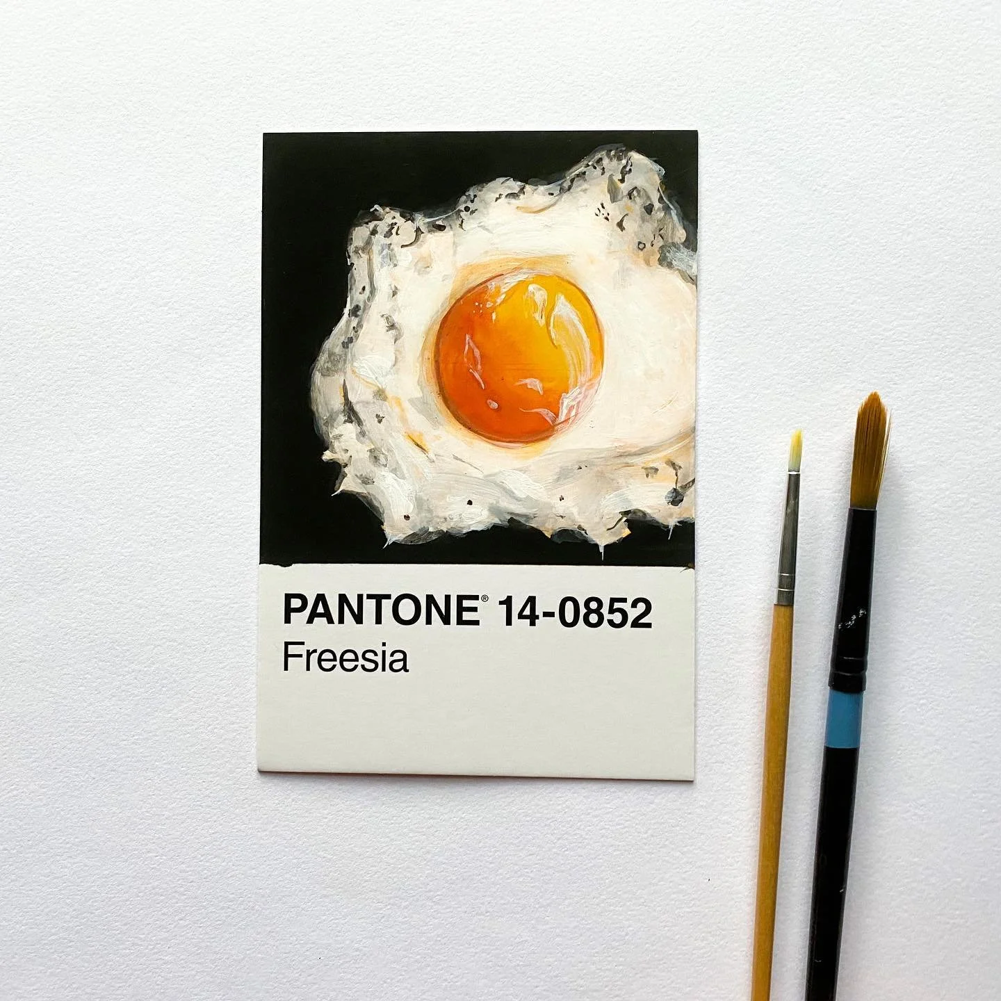 5/30
🍳 🍳 🥚 
I love how it&rsquo;s already the 15th and I&rsquo;m already 10 days behind haha. But in the midst of a busy busy week, here&rsquo;s a jiggly egg for today&rsquo;s color swatch! I don&rsquo;t even like sunny side ups, but gosh do they 