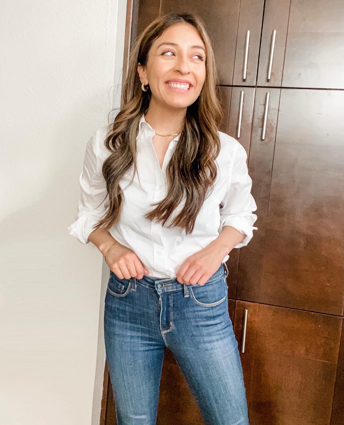 Would ya look who put real pants on 👀 That button is like &ldquo;help. Forgot how to do this&rdquo; lol 
.
These @target heels passed the comfort test and this @gap Shacket was the perfect way to go business casual. Both linked on the blog!
.
#dalla