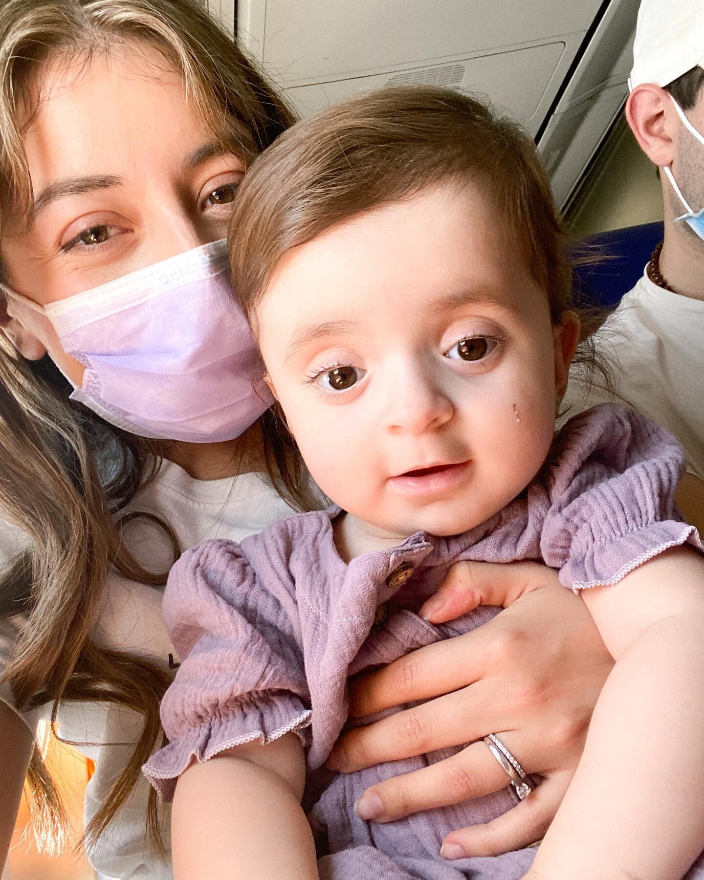Home sweet home 🏡 the airplane trip was not what we expected but Julianne did amaaaazing. Slept in mama&rsquo;s arms and was just charming all the flight attendants and people around us (as per usual). Being home is so so so so soooooooo so sweet ❤️