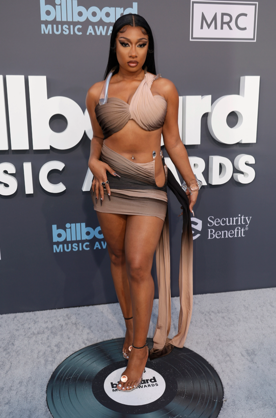 Billboard Music Awards 2022 Looks