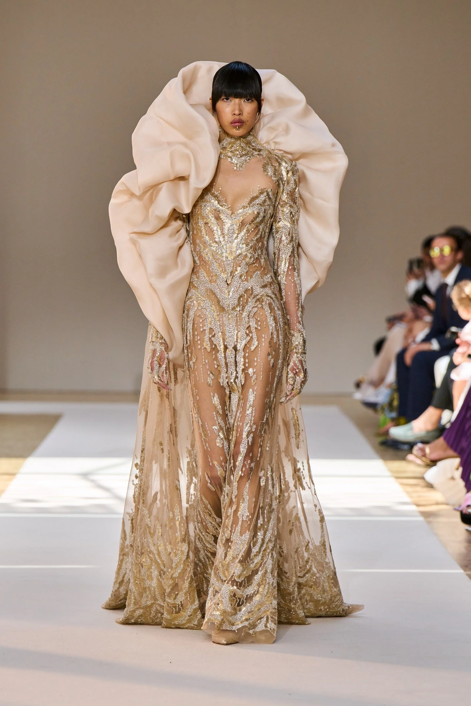 00039-elie-saab-fall-2022-couture-credit-gorunway.jpg
