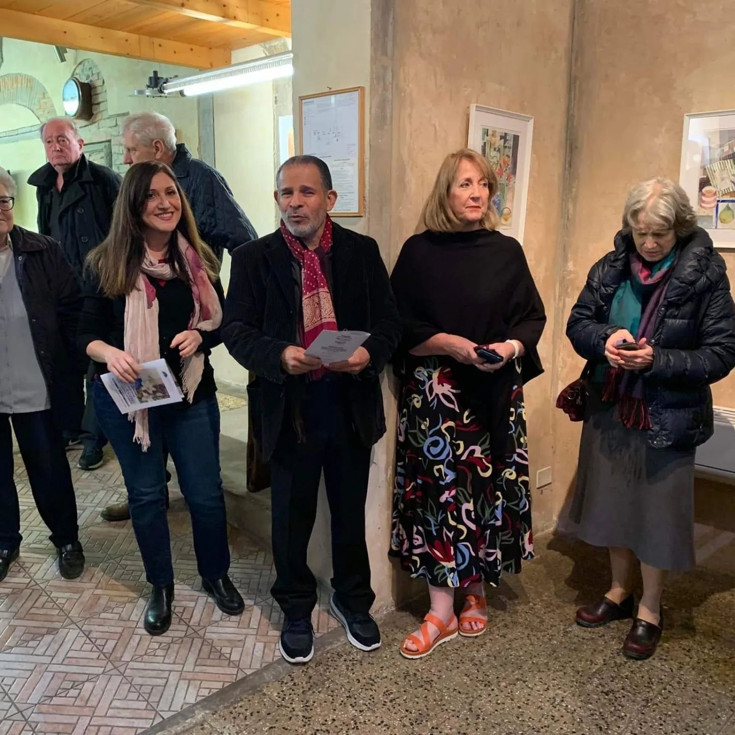 A fabulous opening for my exhibition in Florence, 'Oggetti Personale : la gioia e la brillantezza dell'acquerello.  The exhibition goes from April 20 - May 10.
If you are in Florence, we'd love you to come in.

#watercolourexhibition 
#workshopsinflo