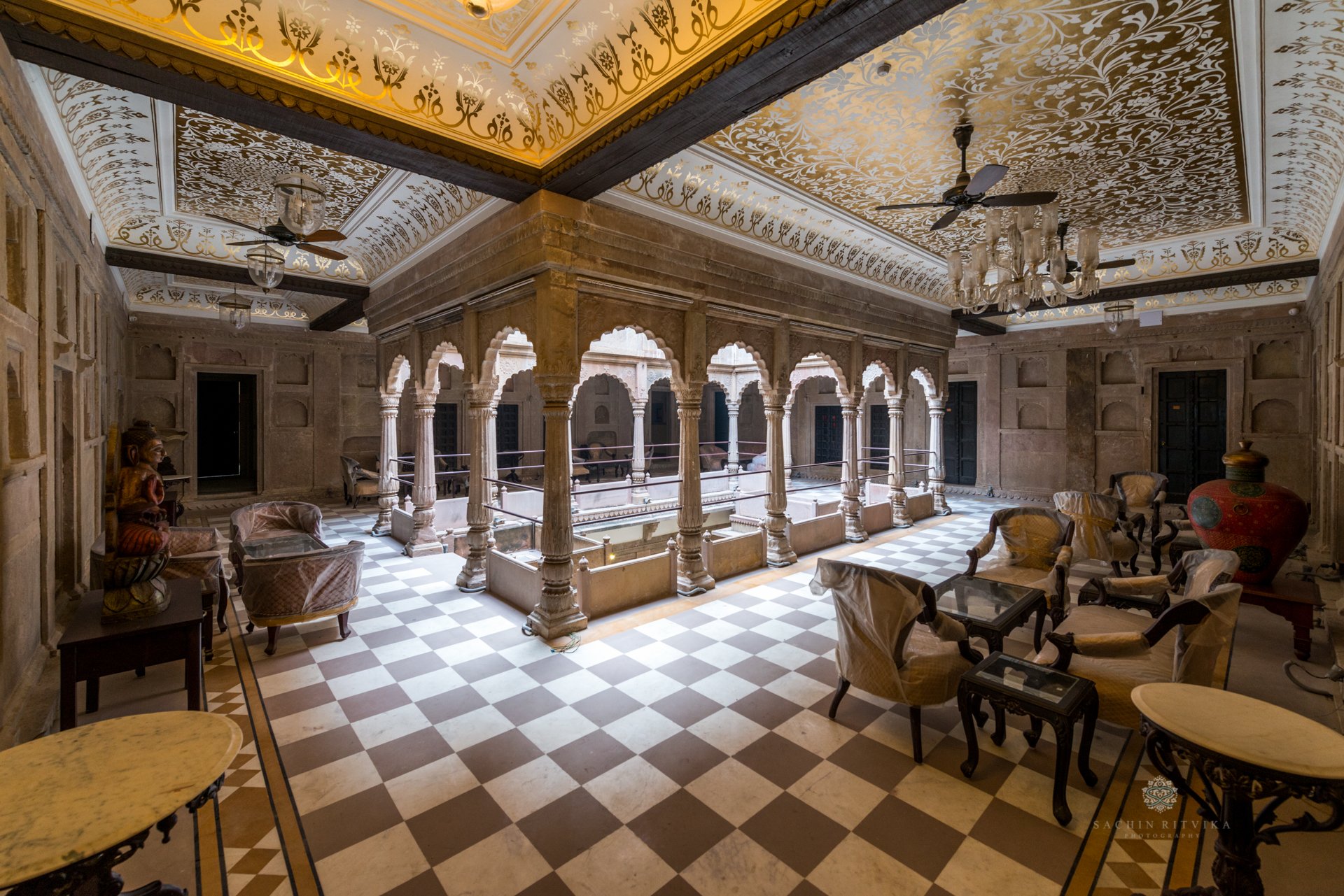 ArchitectureArt_Interiors_04_BenarasPalace