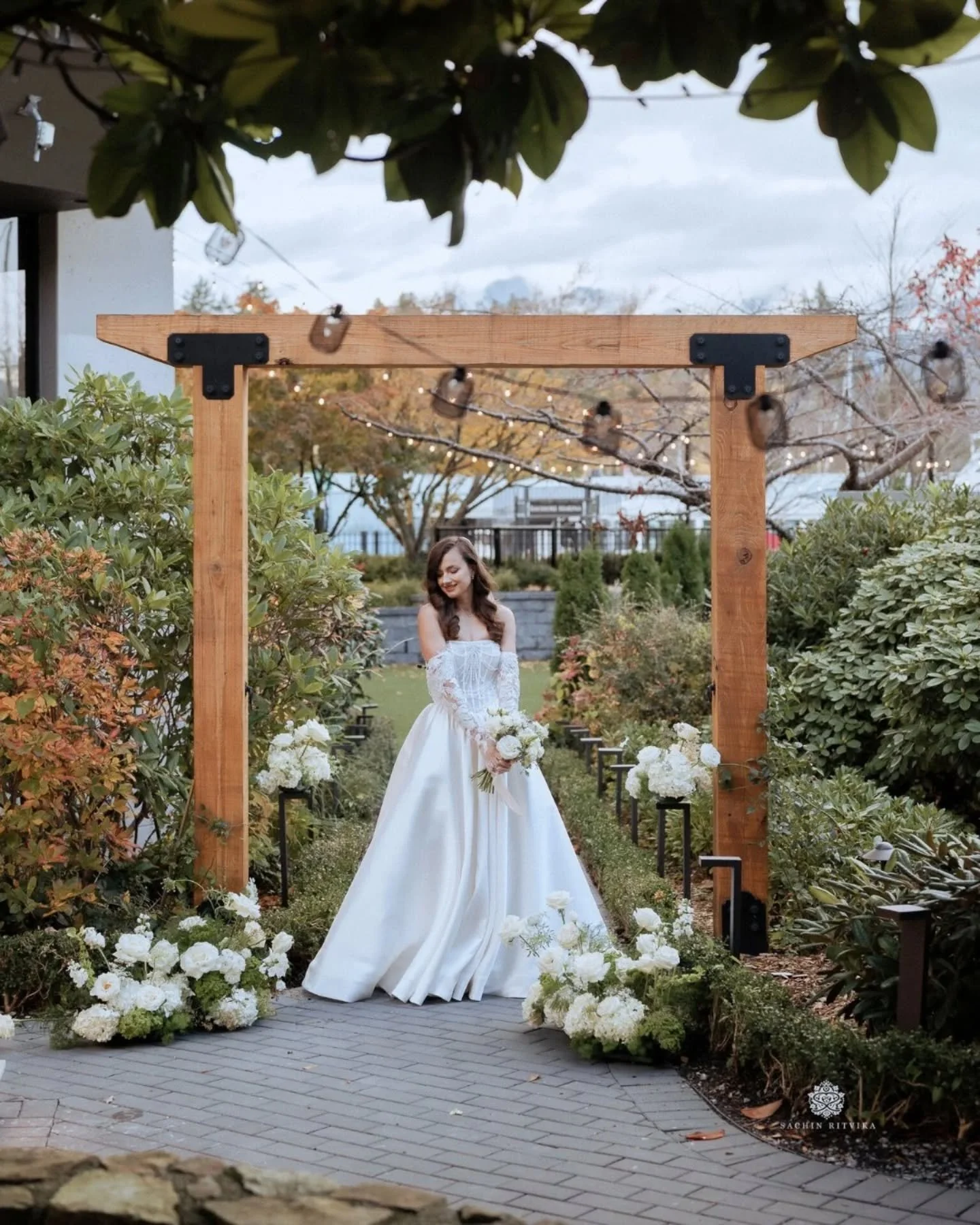 A few frames from a recent styled editorial. 

Creative Team:*
Event Planning &amp; Coordination: 
@soiree.company
@unixdia
Wedding Show: @swankweddingshow
Photography @sachinritvika
Designer Bridal Gowns: @etherealbridalboutique
Bespoke Suits &amp; 