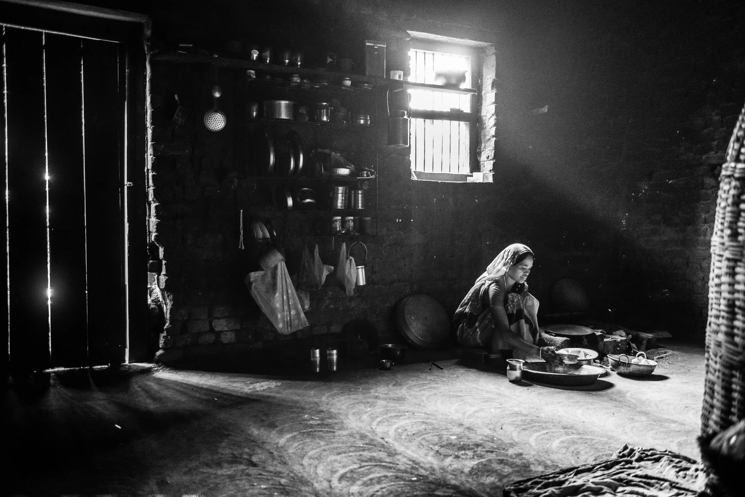 ART_03_EverydayLifeofa_KutchiWomen