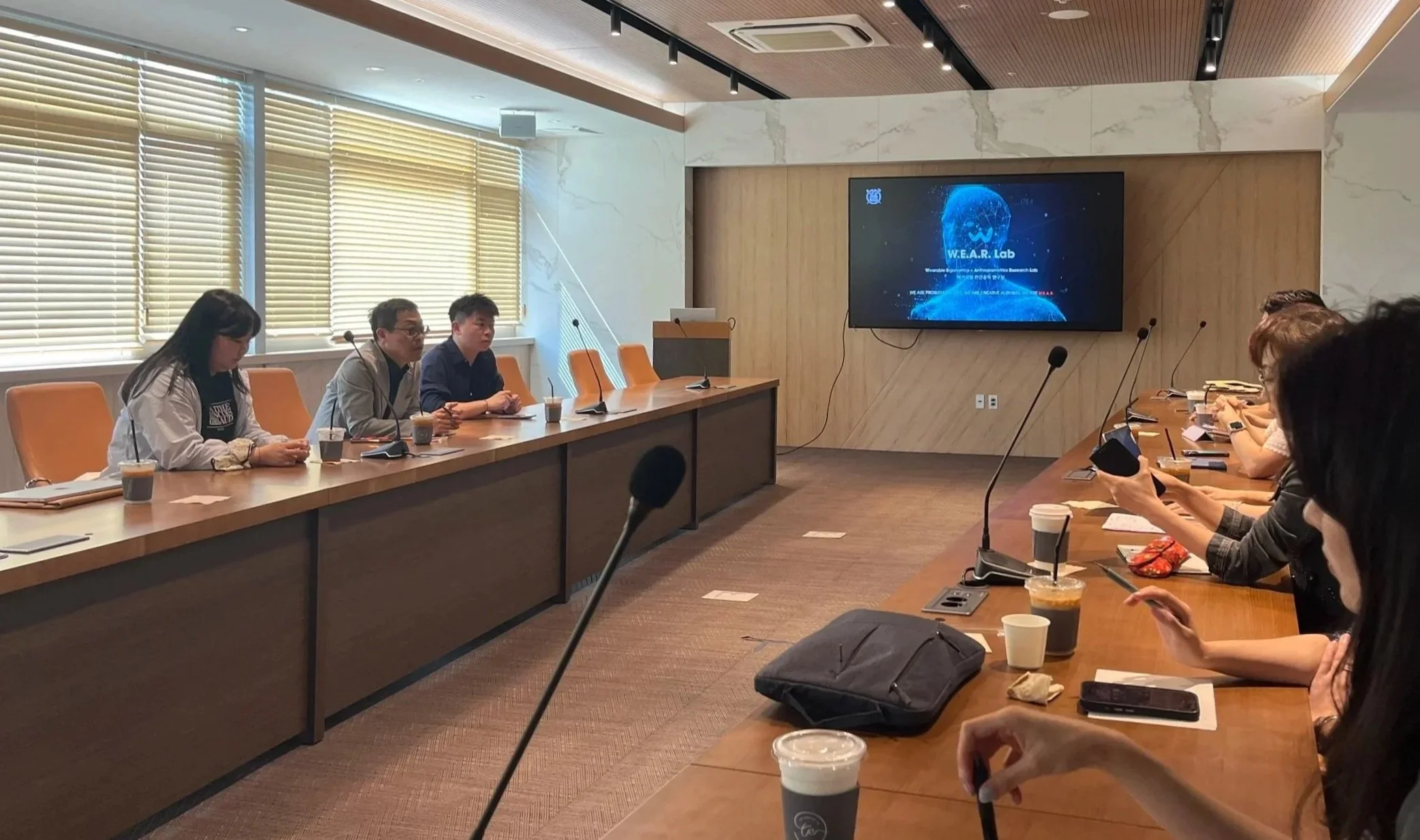 Special Lecture and Research Exchange with Prof. Zhao Chao’s Lab from Tsinghua University