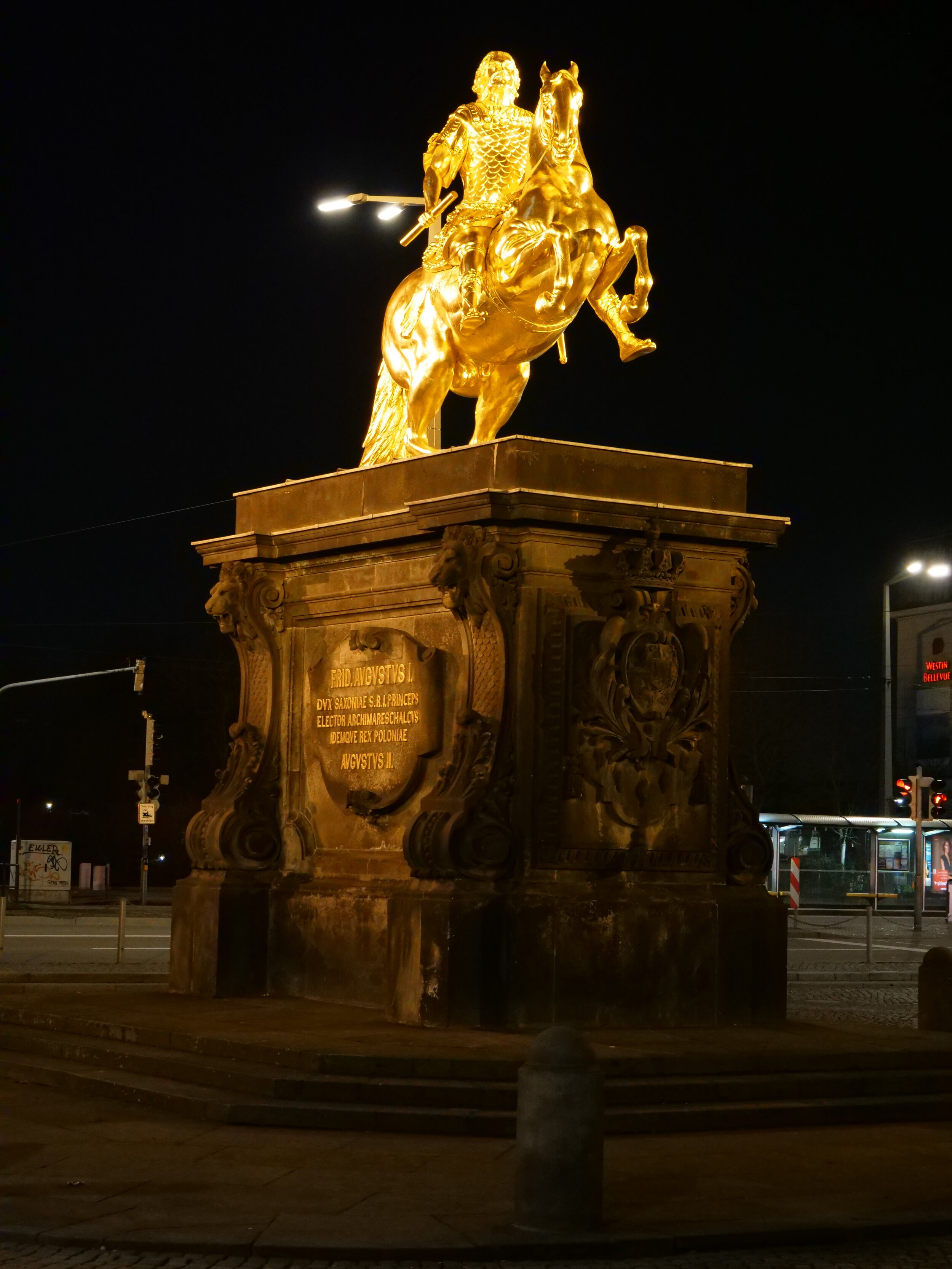 [2019_02_18] Goldener Reiter bei Nacht_02.JPG