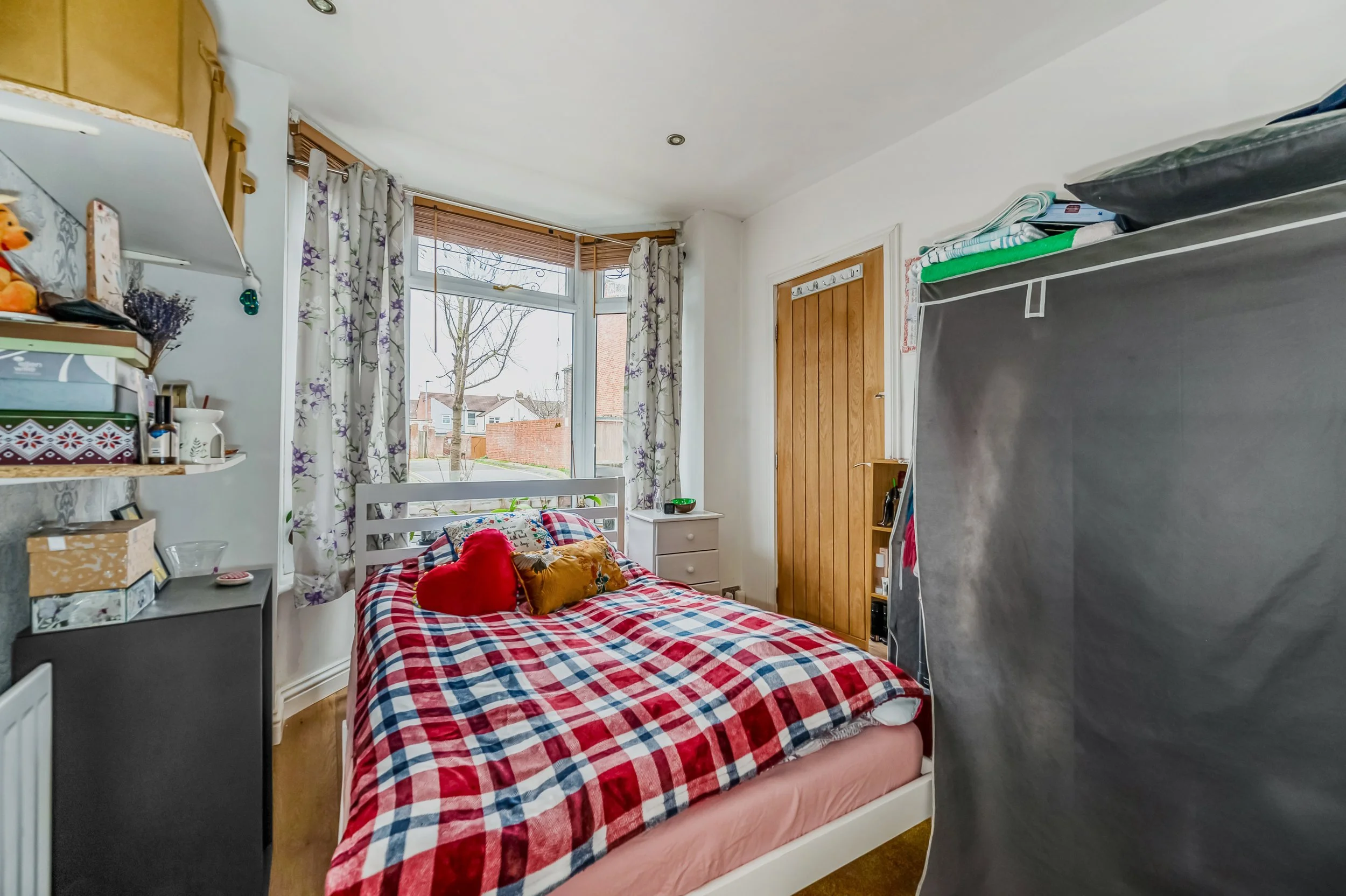 Lounge (as bedroom).jpg