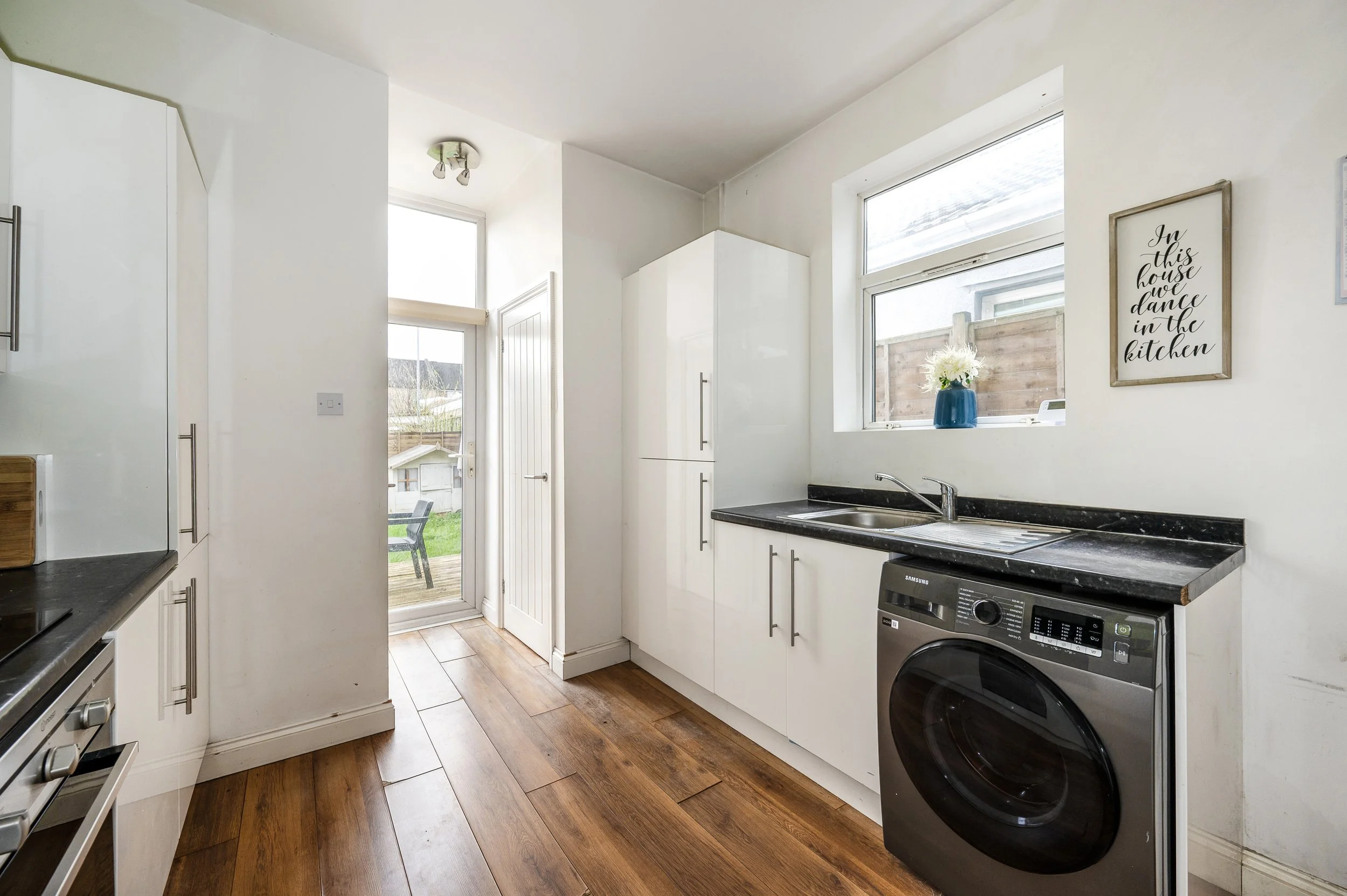 Kitchen to garden.jpg