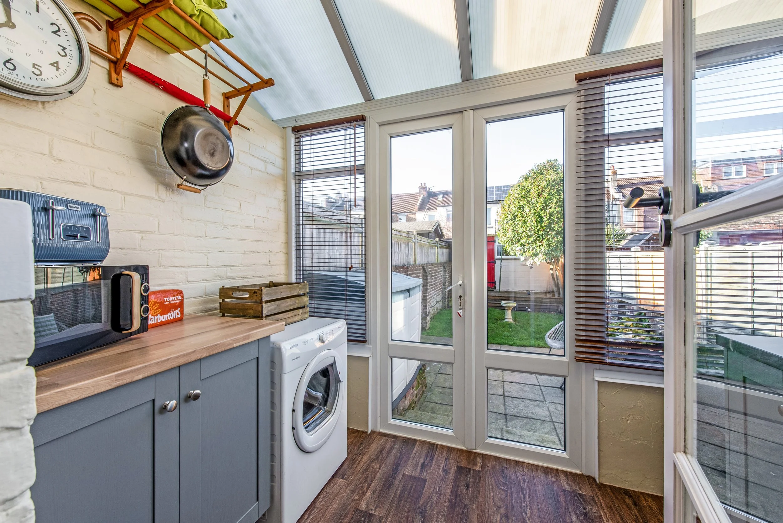 Utility & Conservatory.jpg