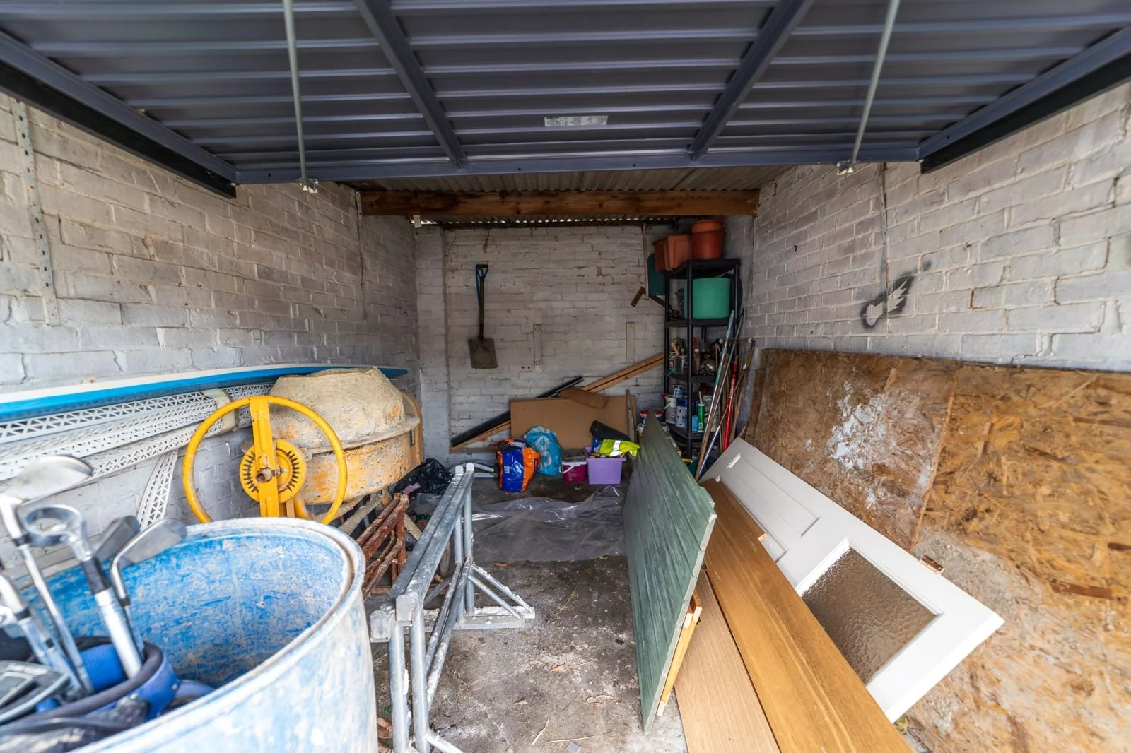 Garage inside.jpeg