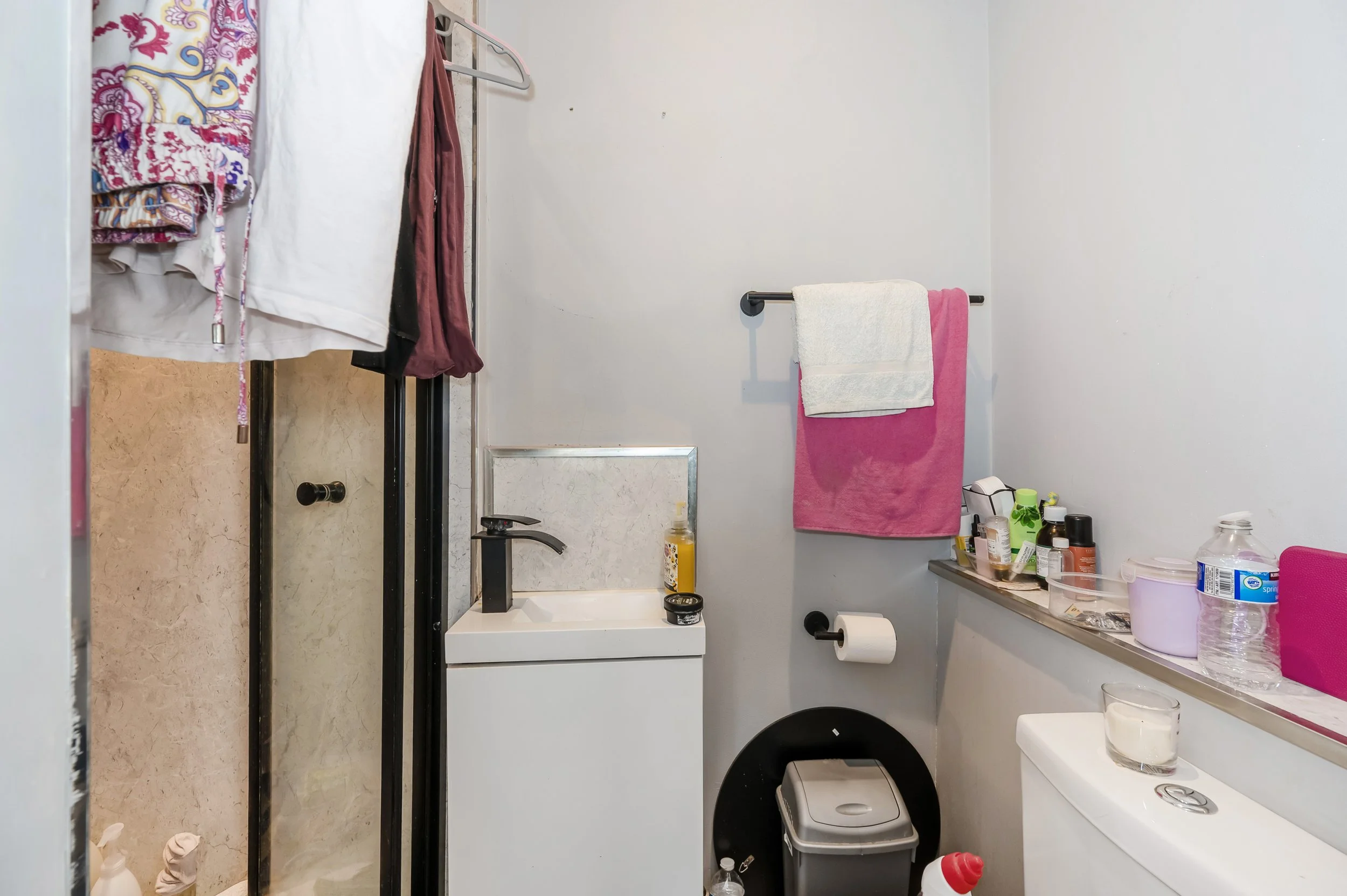 Bedroom One en-suite.jpg