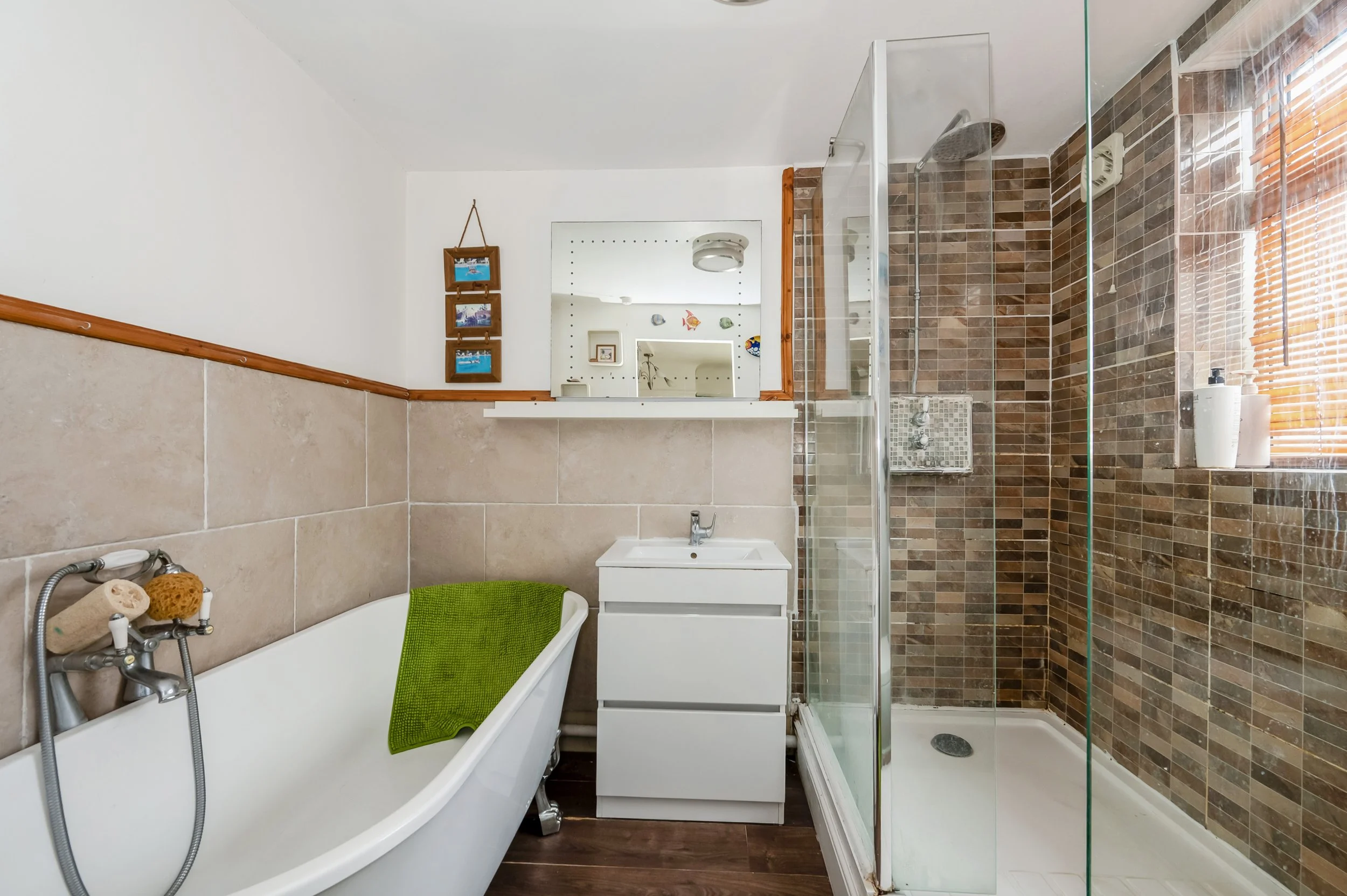 Bedroom 1 En Suite.jpg