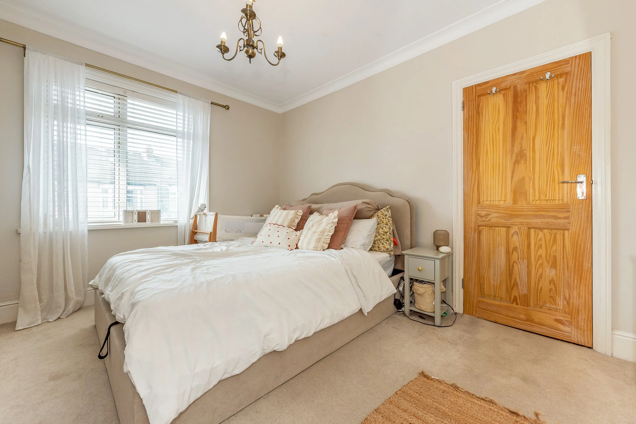 Bedroom 1.jpg