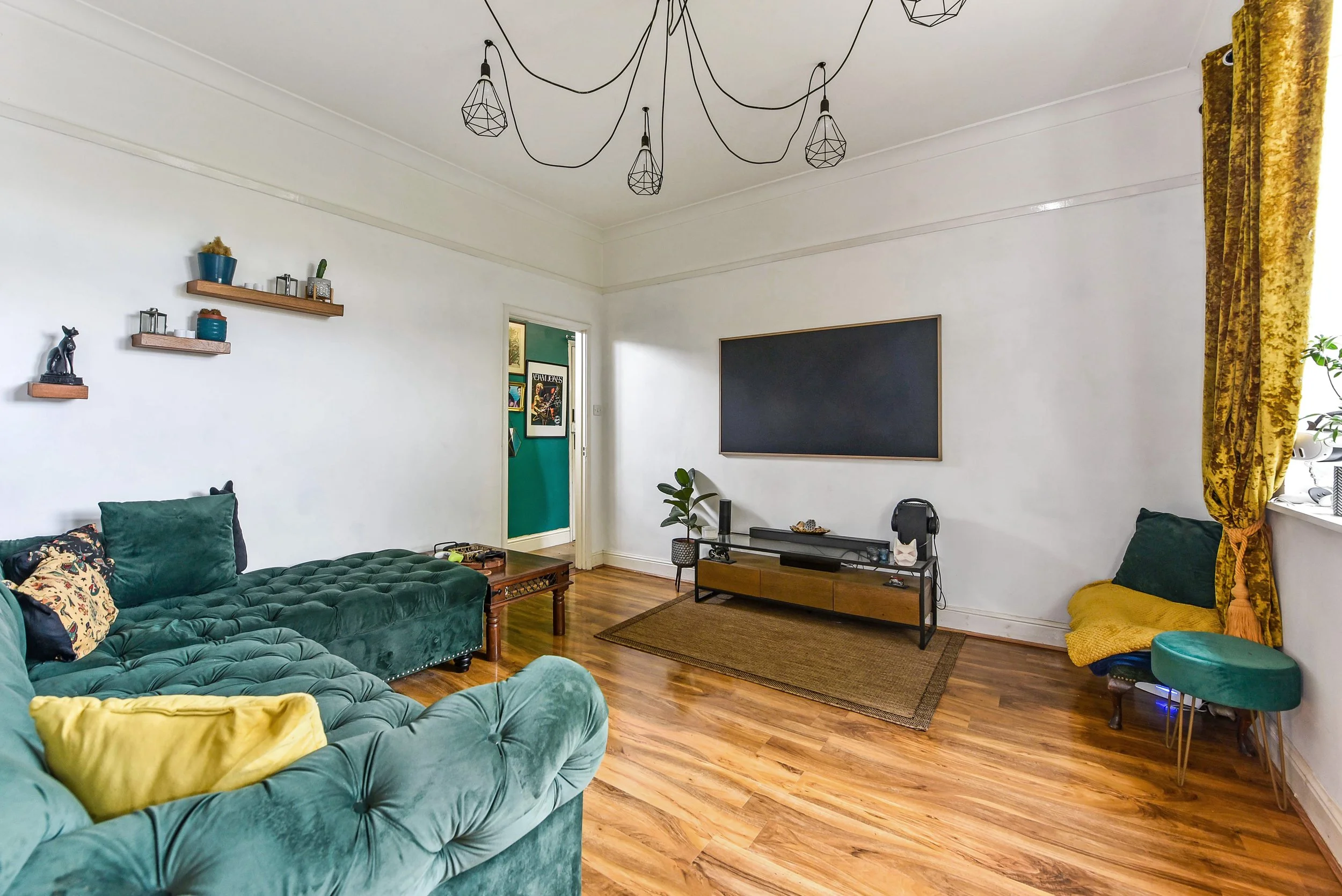 Lounge into home.jpg