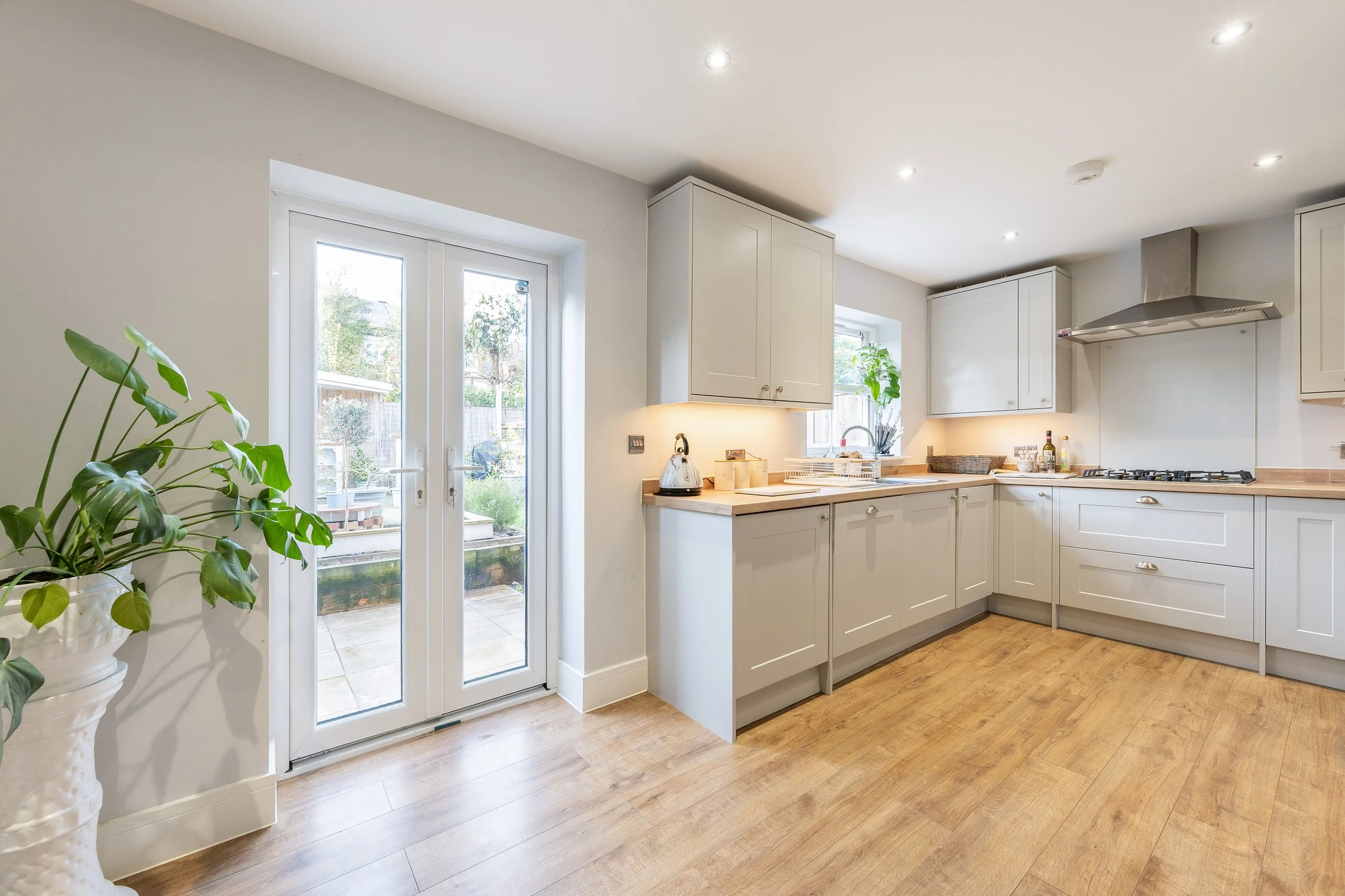 Dining Area to kitchen.jpg