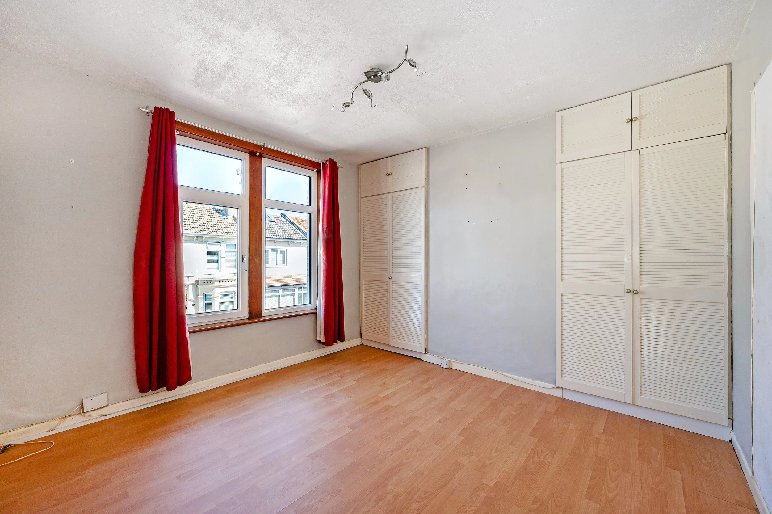 Bedroom 1.jpg