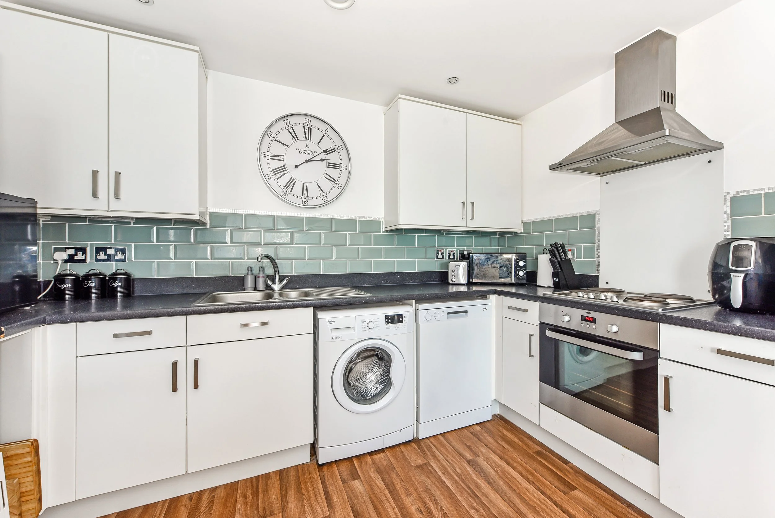 Kitchen angle.jpg