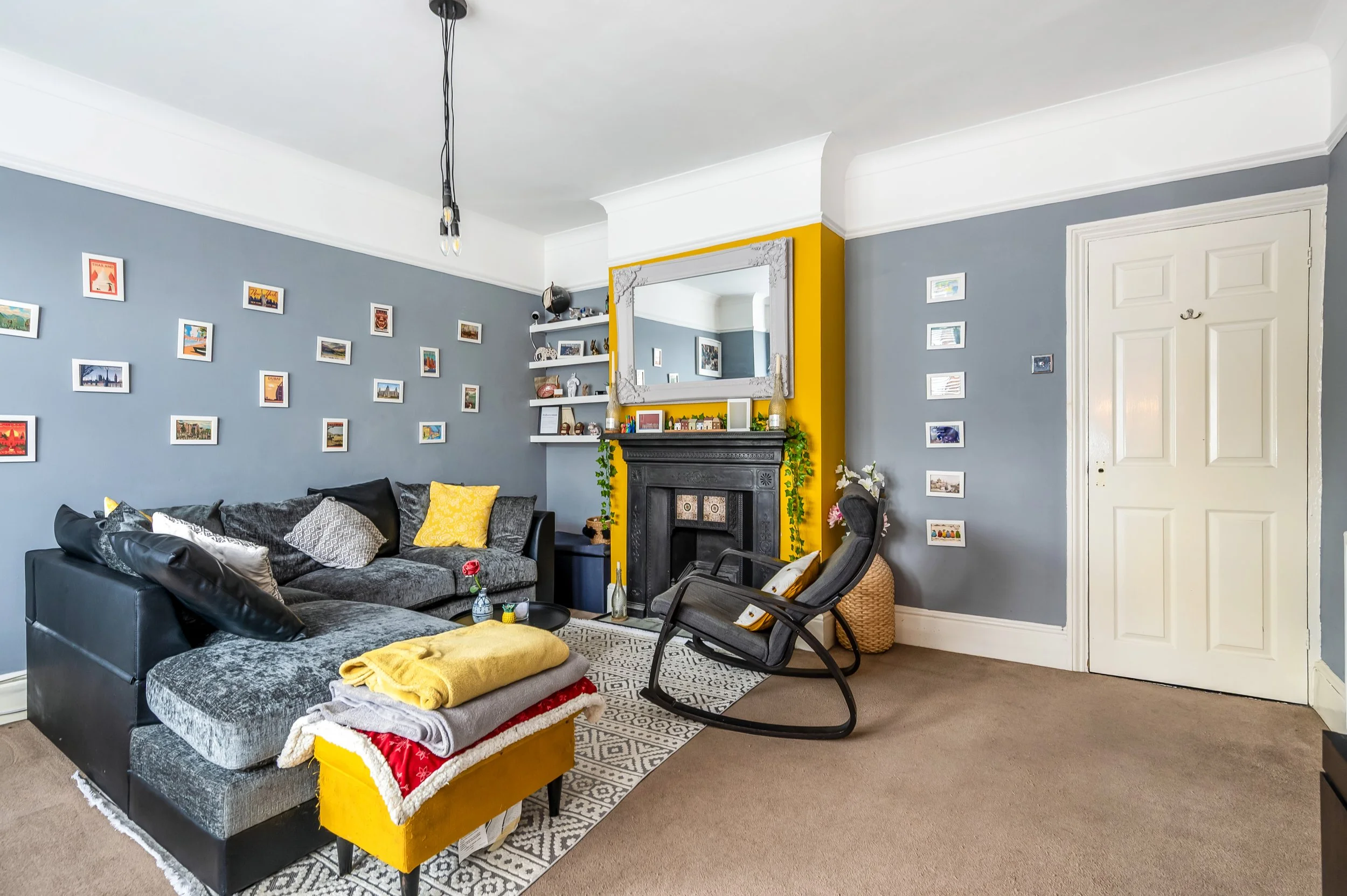 Living Room Extra2.jpg