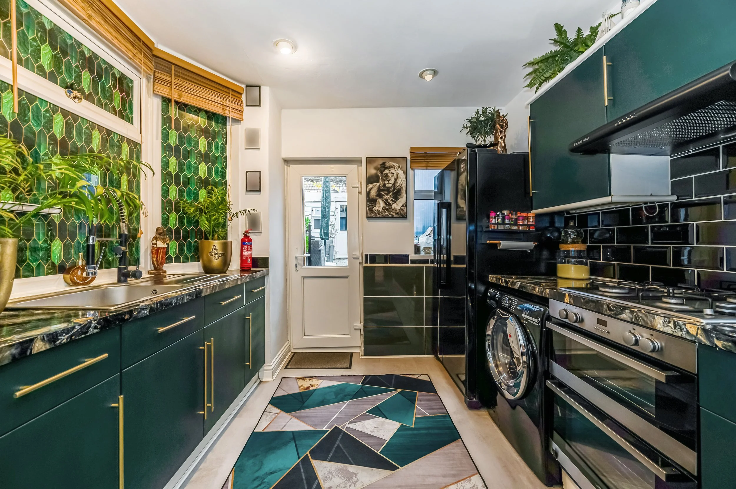 Kitchen to Garden.jpg