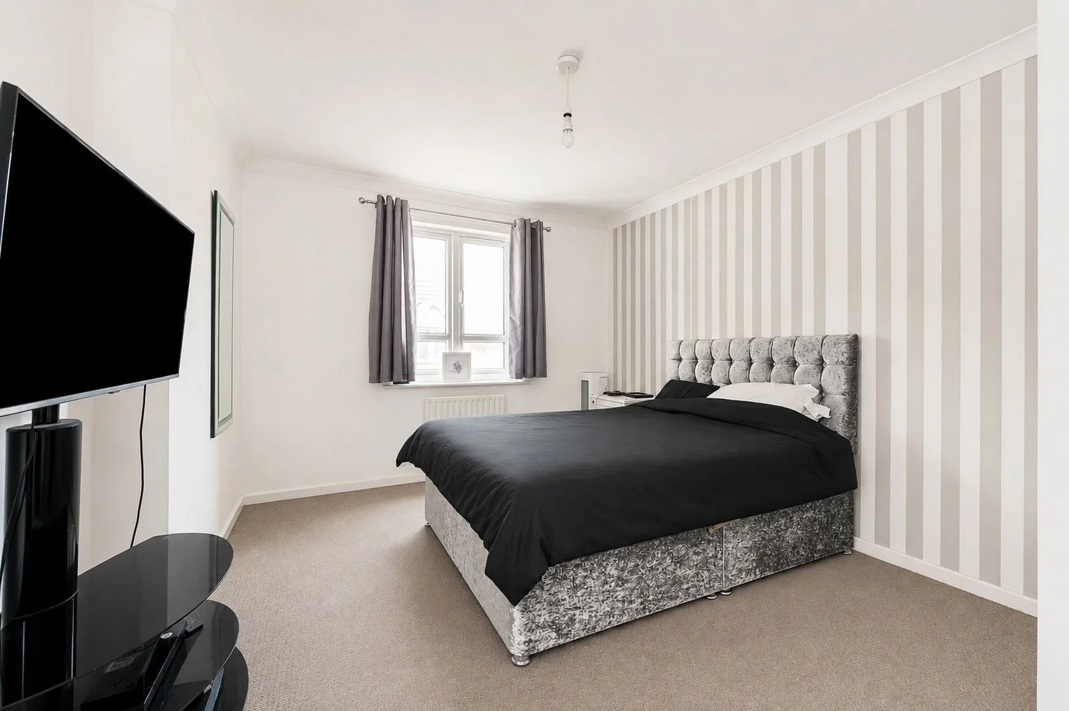 Bedroom 1.jpg