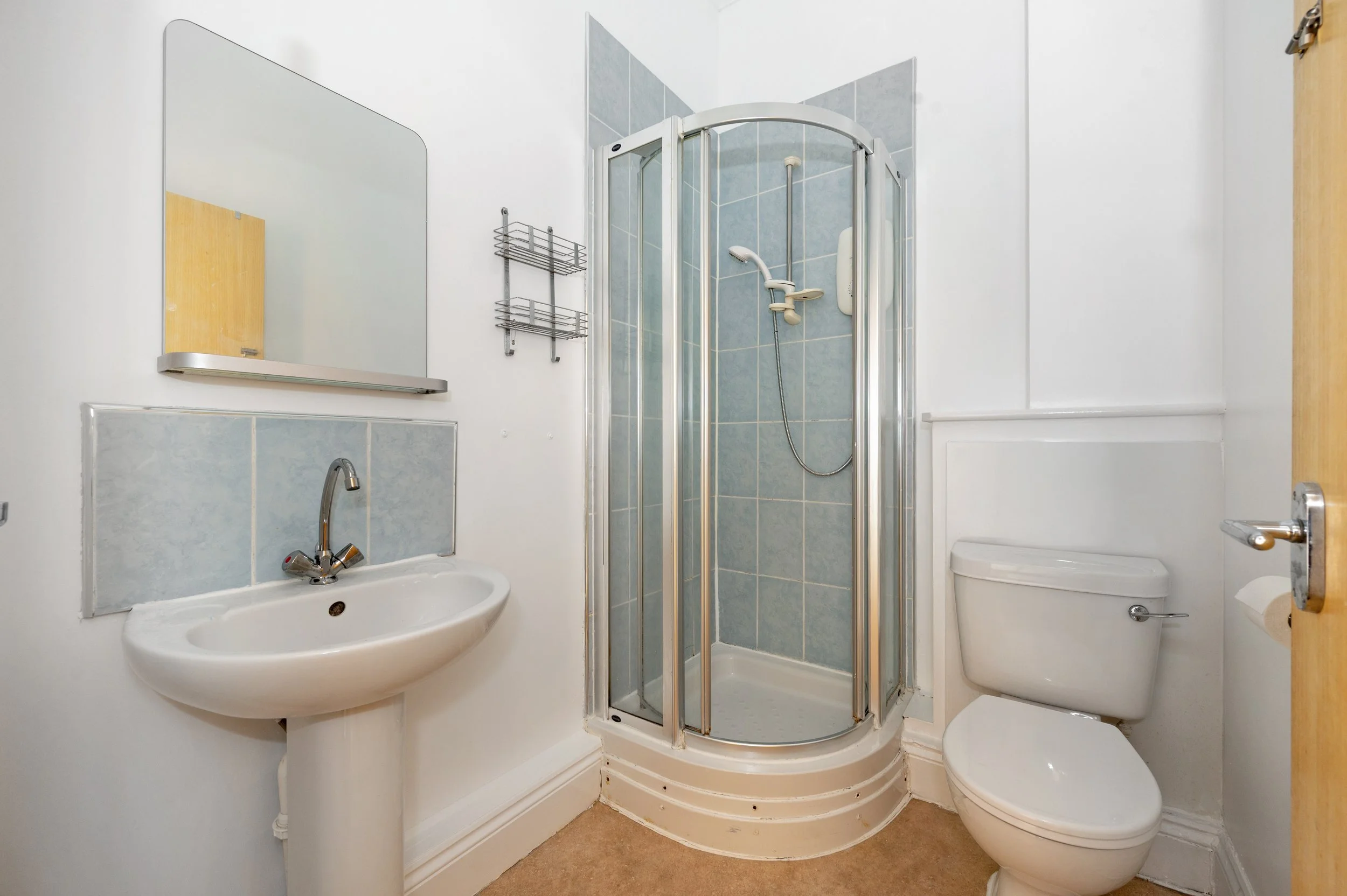 Bathroom with shower.jpg