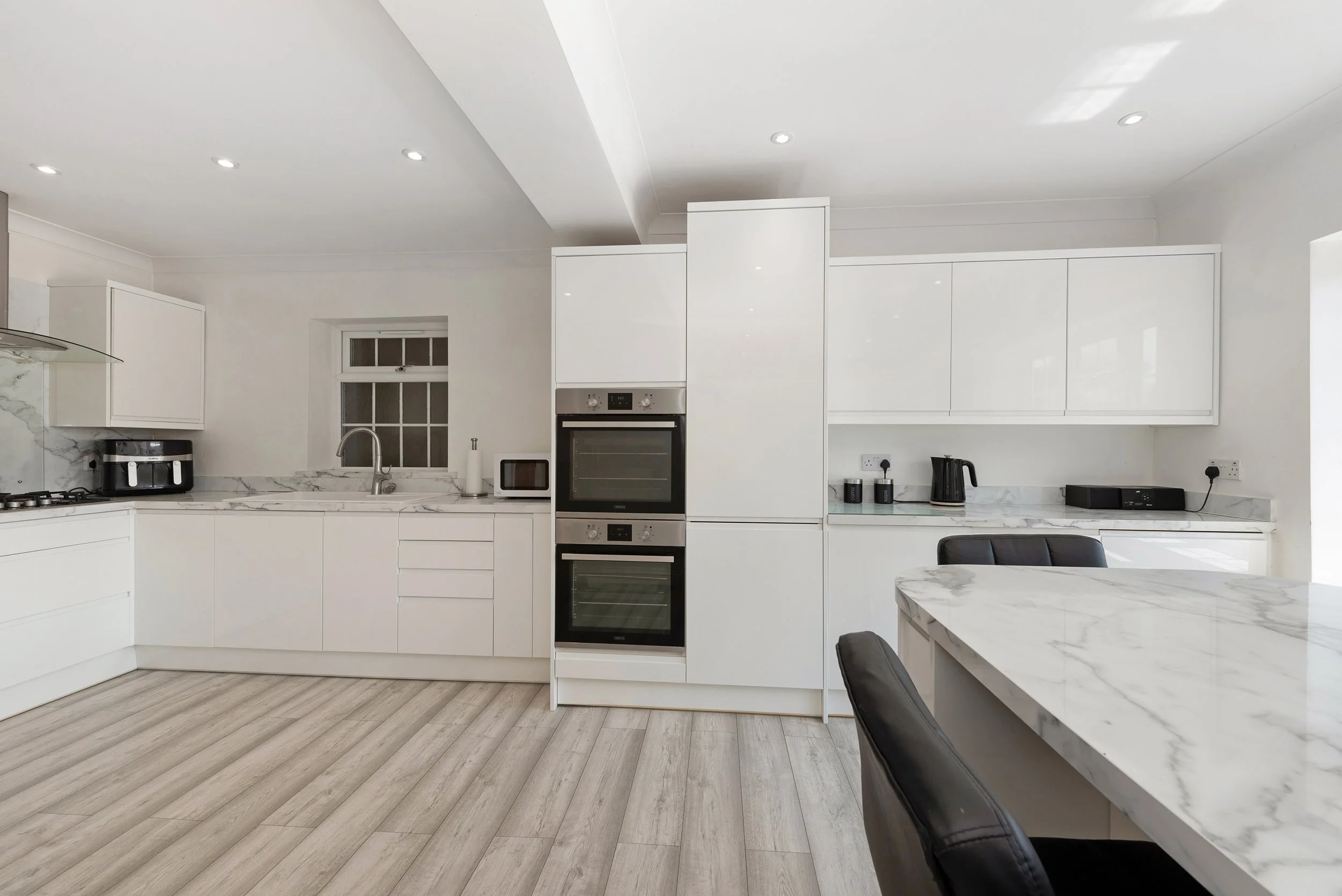 Kitchen3.jpg
