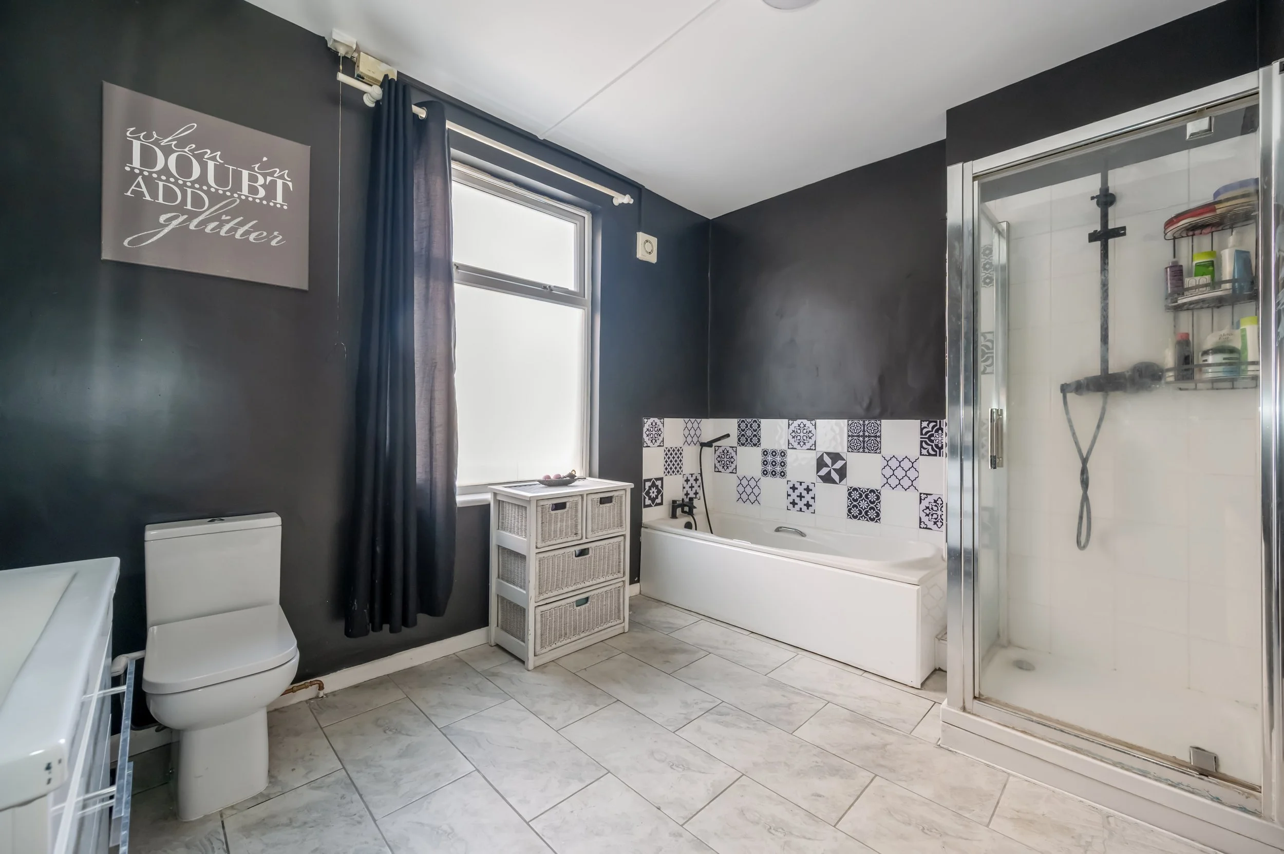 Main bathroom.jpg