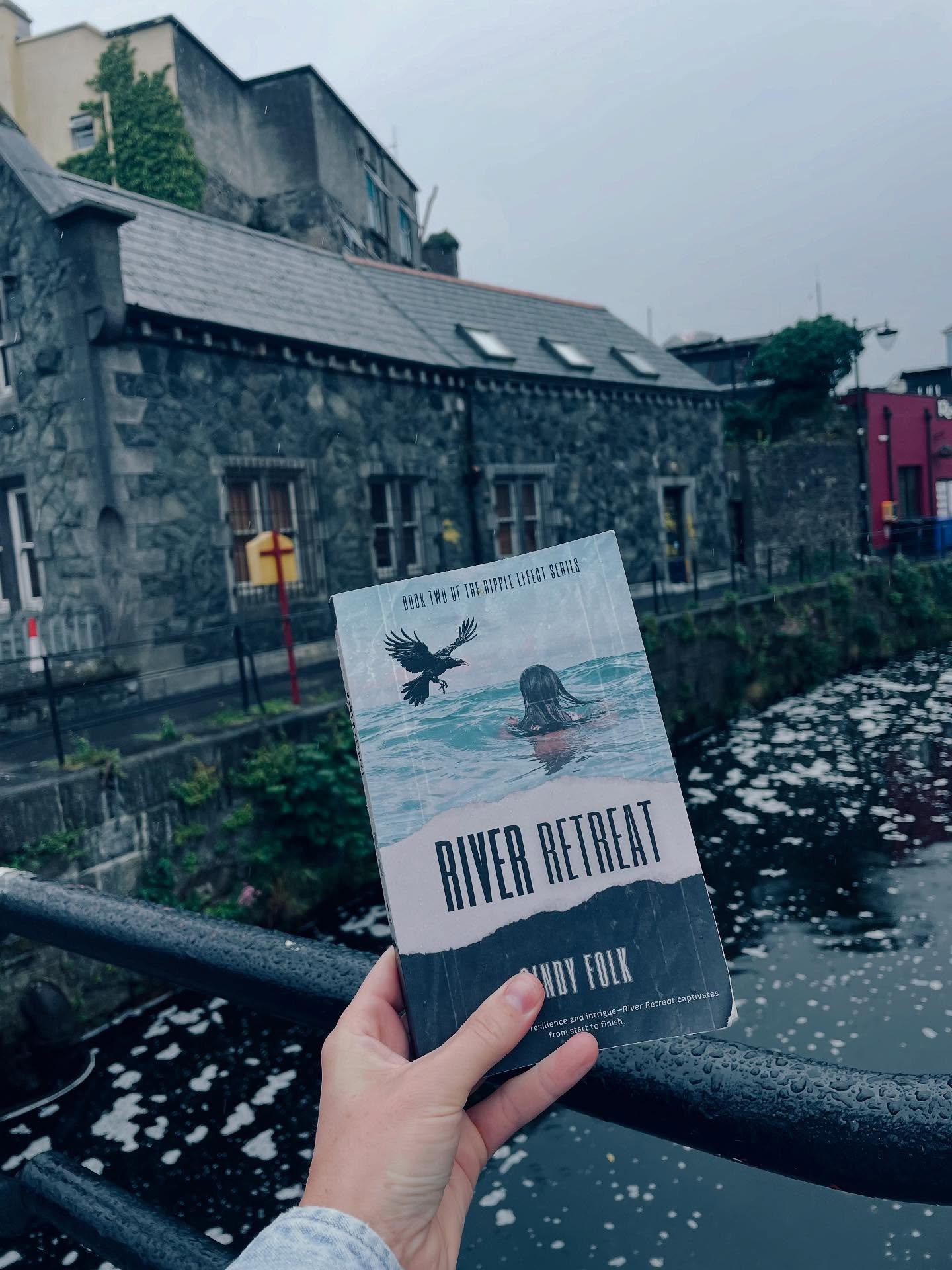 River Retreat is exploring the streets of Ireland with my niece Rebecca. Thanks @rebecca_ridsdale for taking it along!