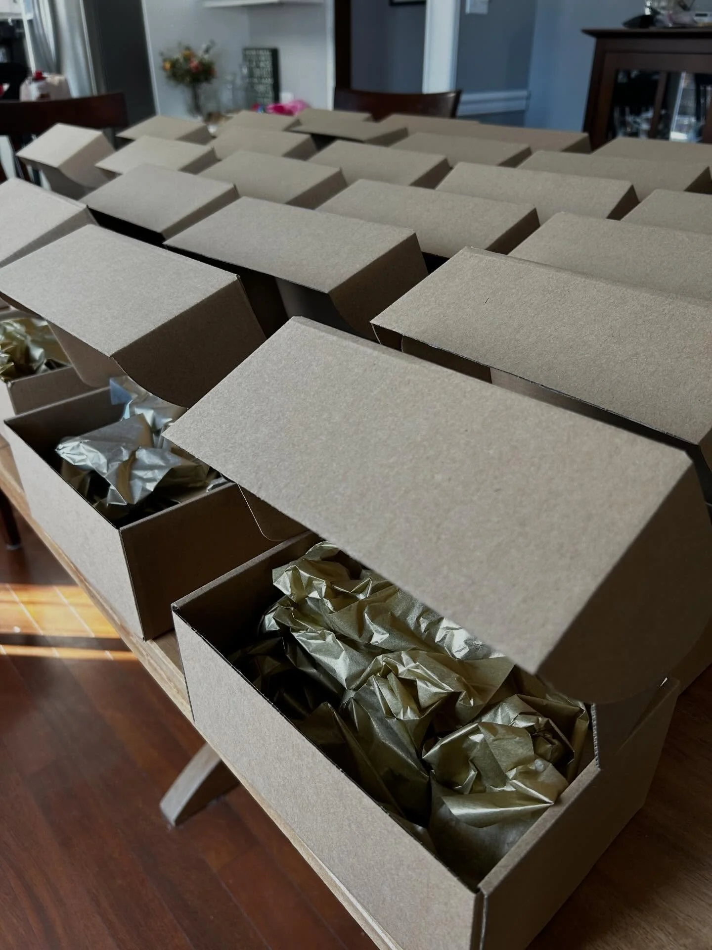 Had to pop the lids open one last time to tuck in a special surprise &mdash; an original piece by Tetiana Hrytsenko. They&rsquo;re absolutely stunning and add the perfect burst of colour to our swag boxes. Feeling so energized for tonight and can&rsq