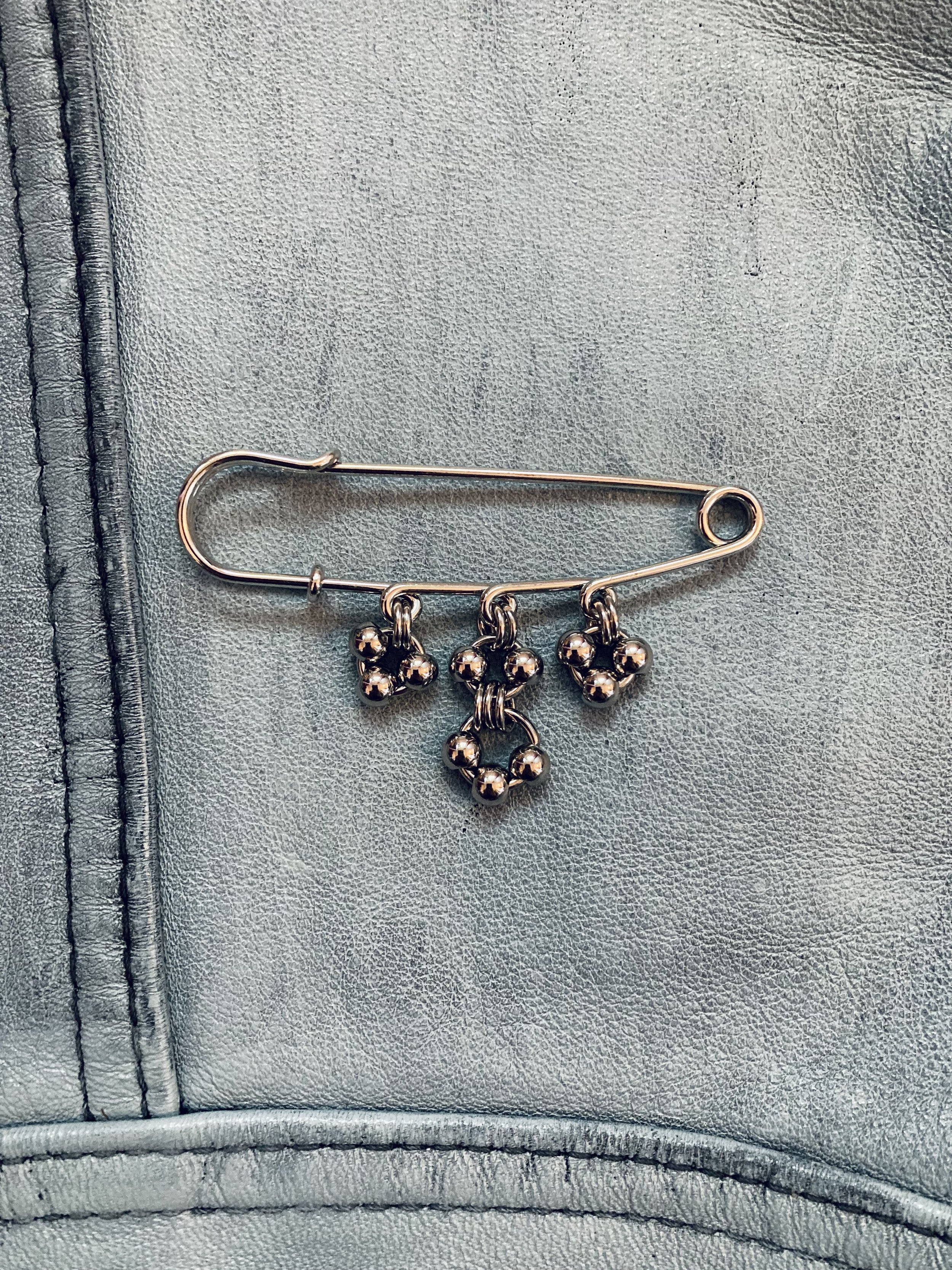 RITÜEL pin brooch