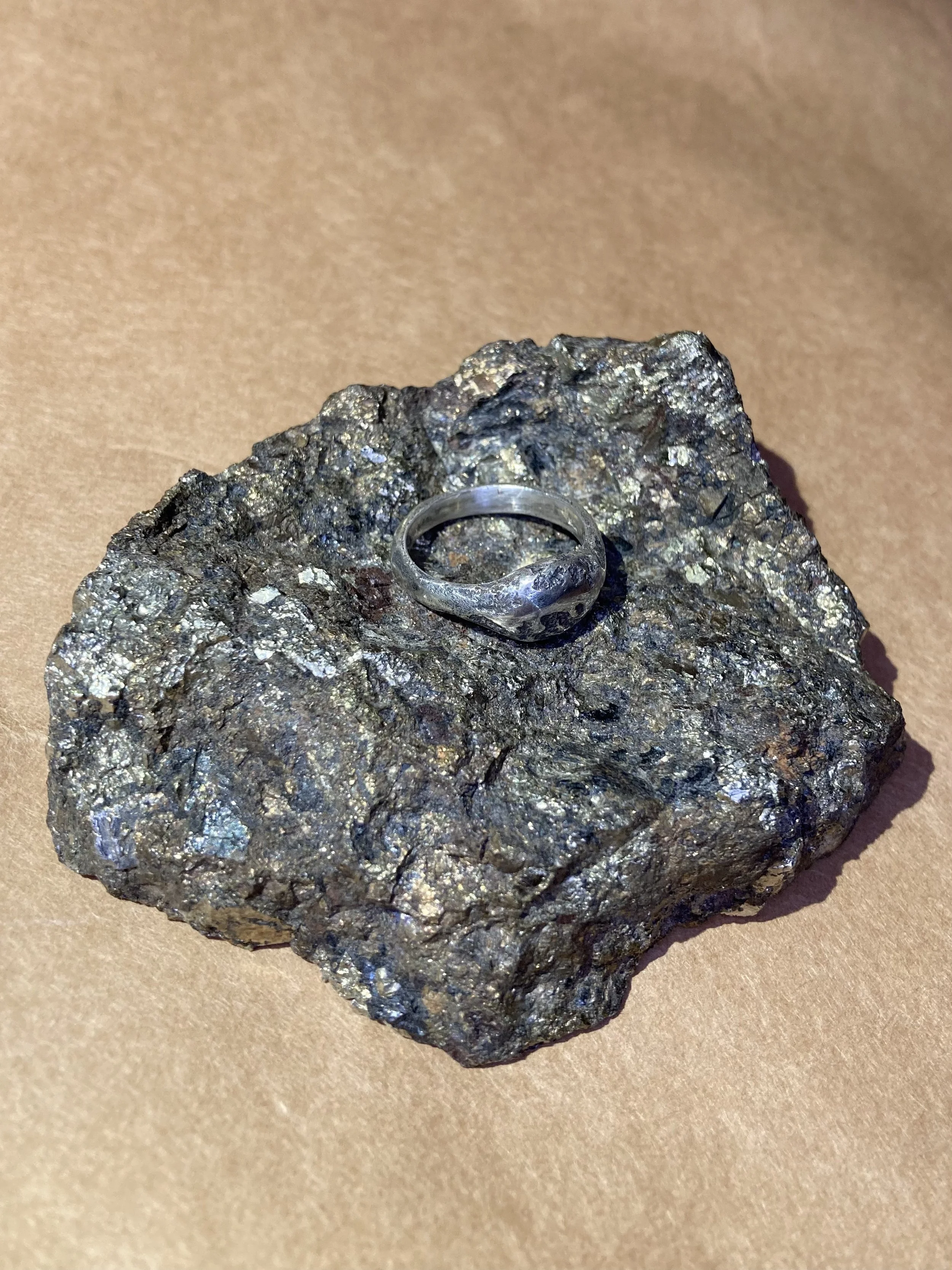 Silver ring (size 18)