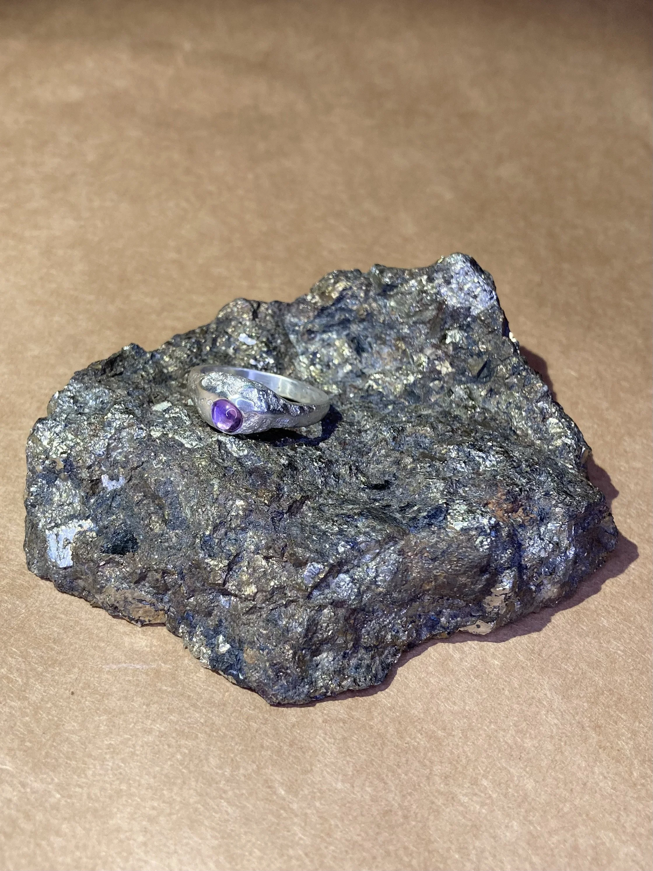 Silver ring (size 18)