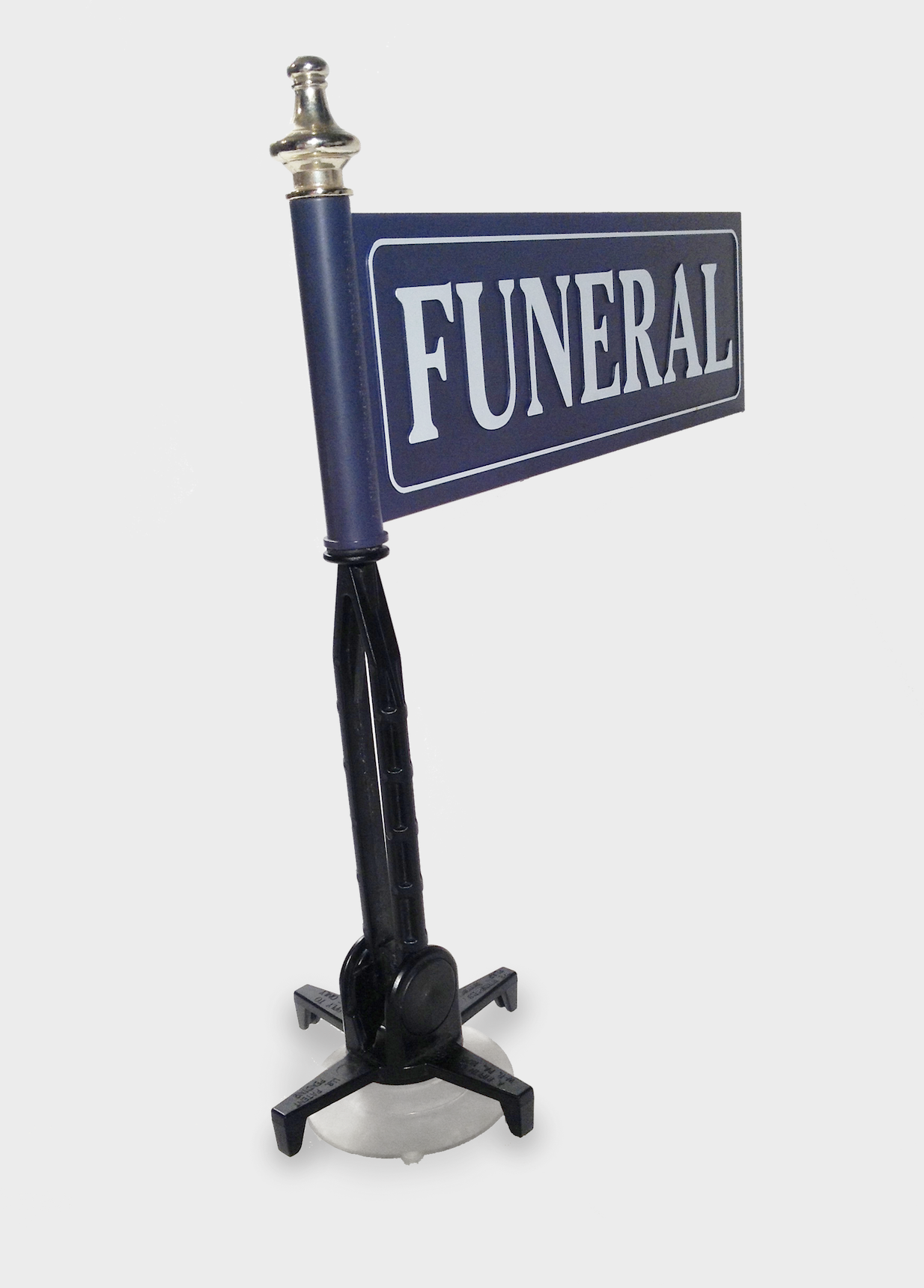  Existing accessory flags were made of metal and used a heavy magnet for attachment to steel body panels often resulting in paint damage.   This lightweight design uses an all-plastic construction and attaches to any glass surface via suction cup. Th