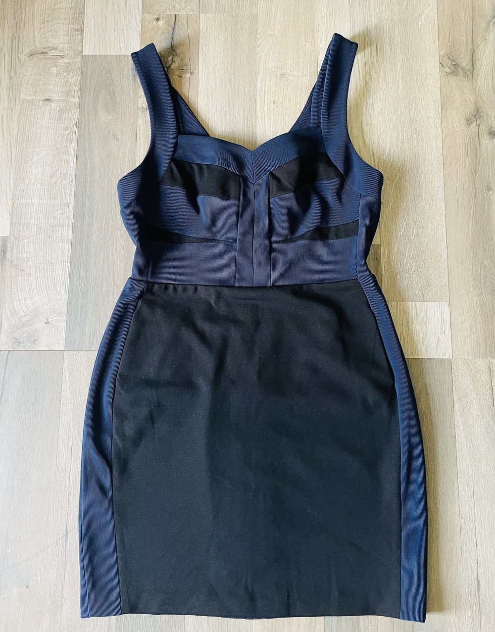 Bcbg generation body con dress "Gently worn" Inheritance 111 Bcbg generation body con dress "Gently worn" Inheritance 111